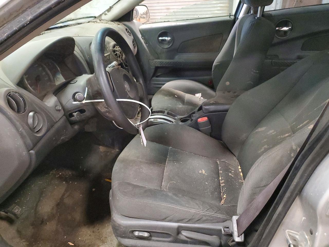 2005 Pontiac Grand Prix Silver vin: 2G2WP522151318758