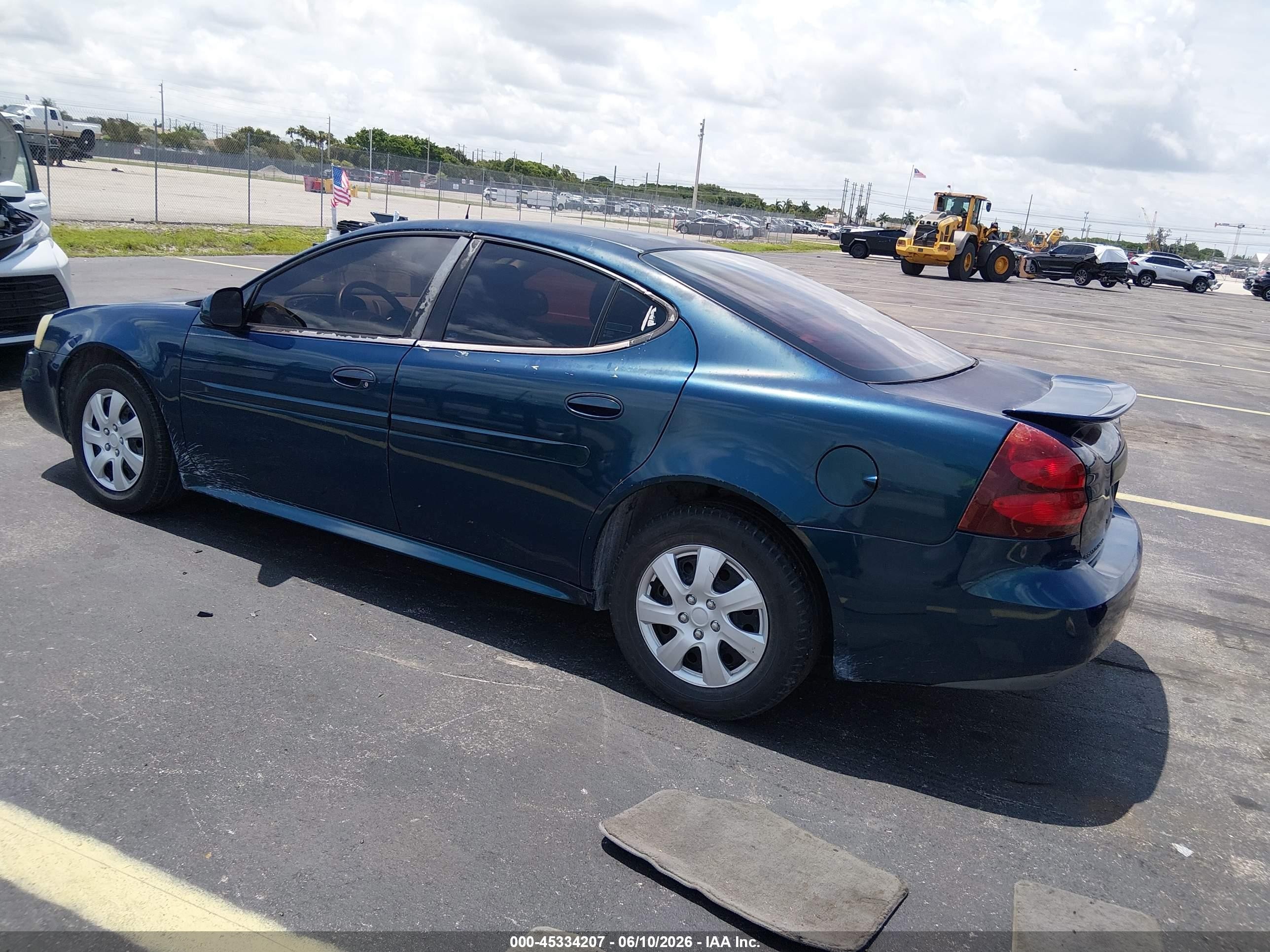 2005 Pontiac Grand Prix   Blue vin: 2G2WP522151355681