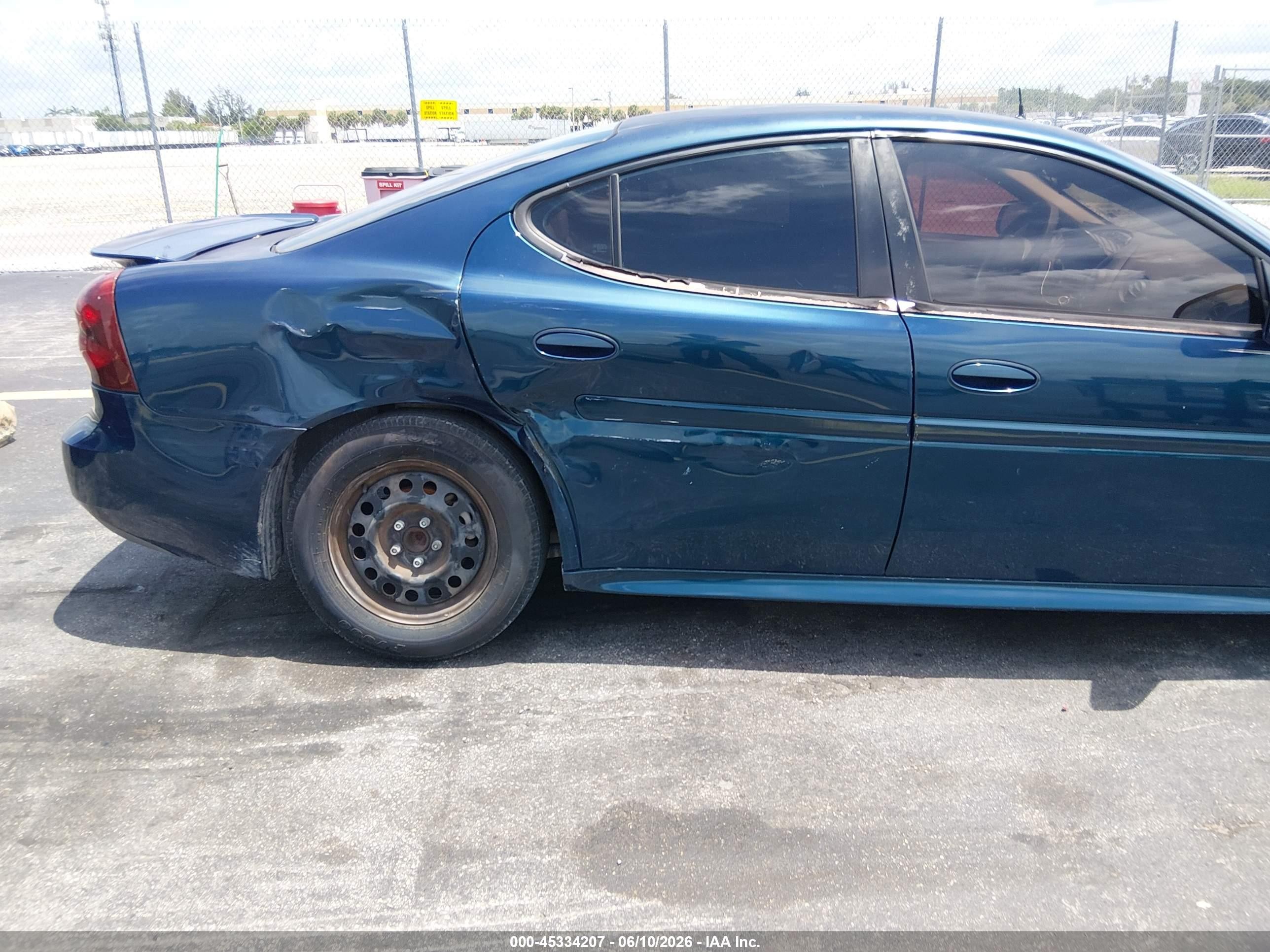 2005 Pontiac Grand Prix   Blue vin: 2G2WP522151355681
