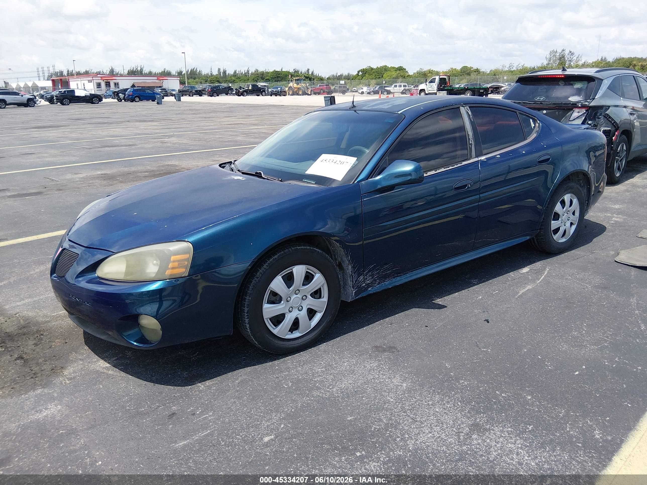 2005 Pontiac Grand Prix   Blue vin: 2G2WP522151355681