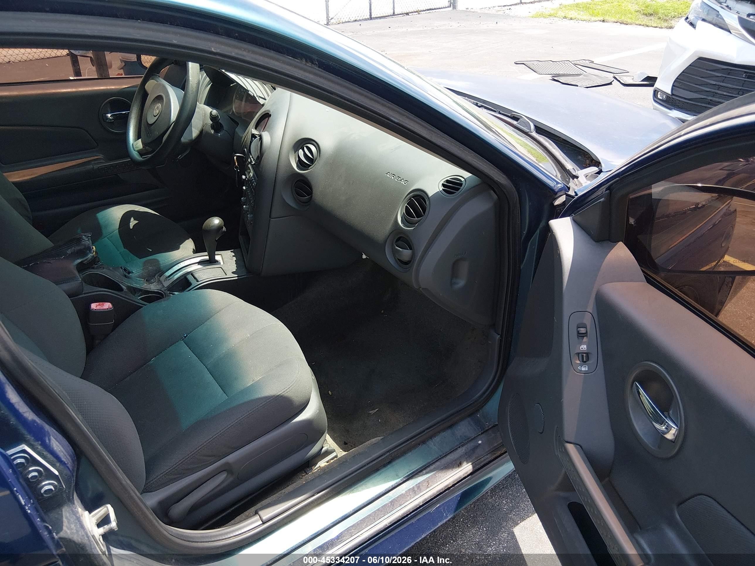 2005 Pontiac Grand Prix   Blue vin: 2G2WP522151355681