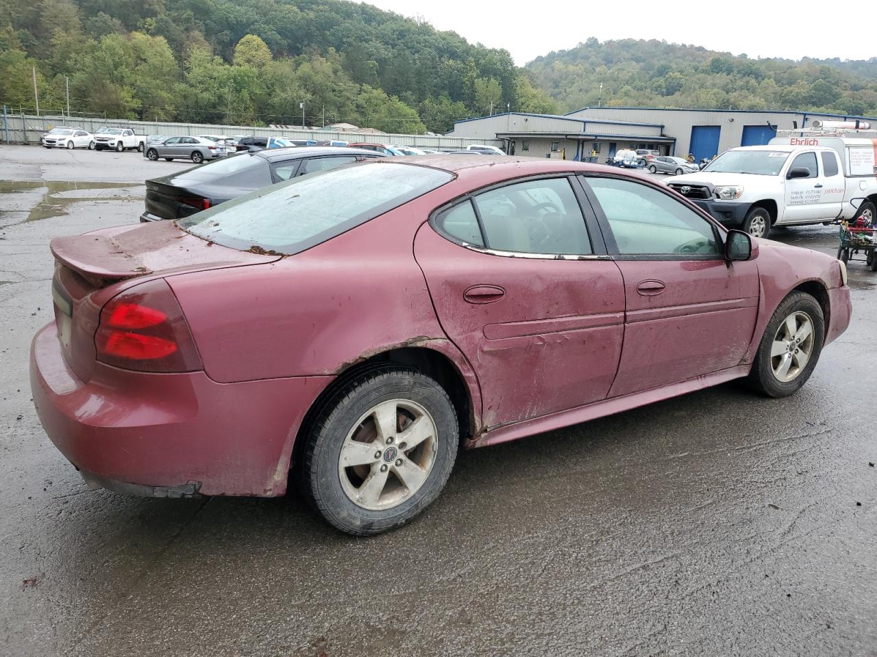 2005 Pontiac Grand Prix Maroon vin: 2G2WP522351325145