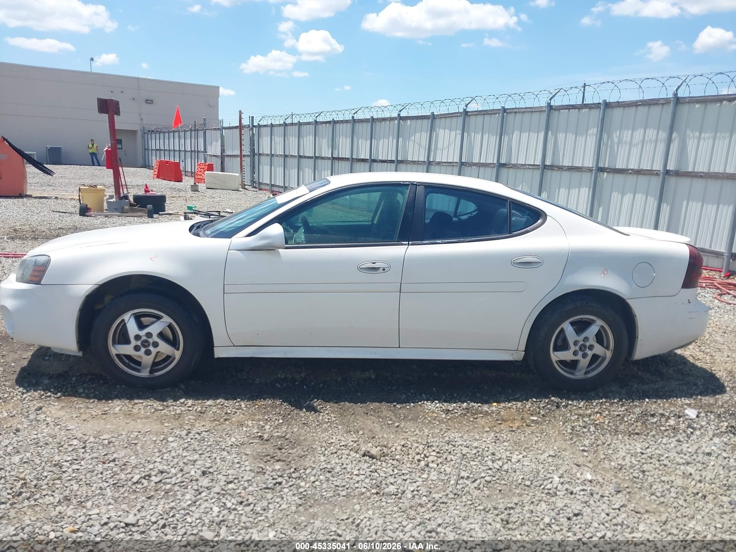 2004 Pontiac Grand Prix Gt1 White vin: 2G2WP522441201996