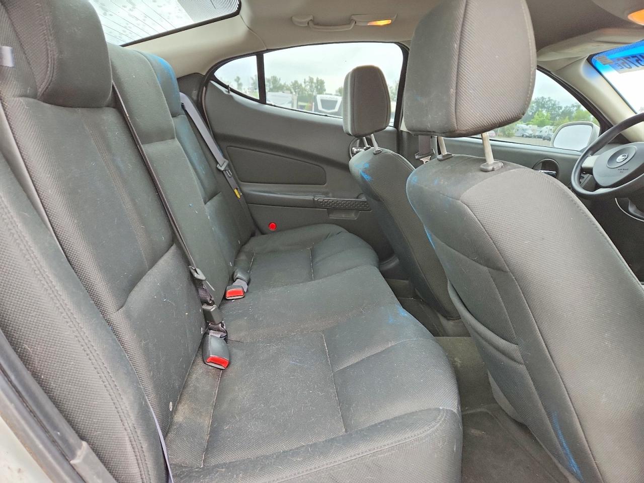 2004 Pontiac Grand Prix White vin: 2G2WP522441207569