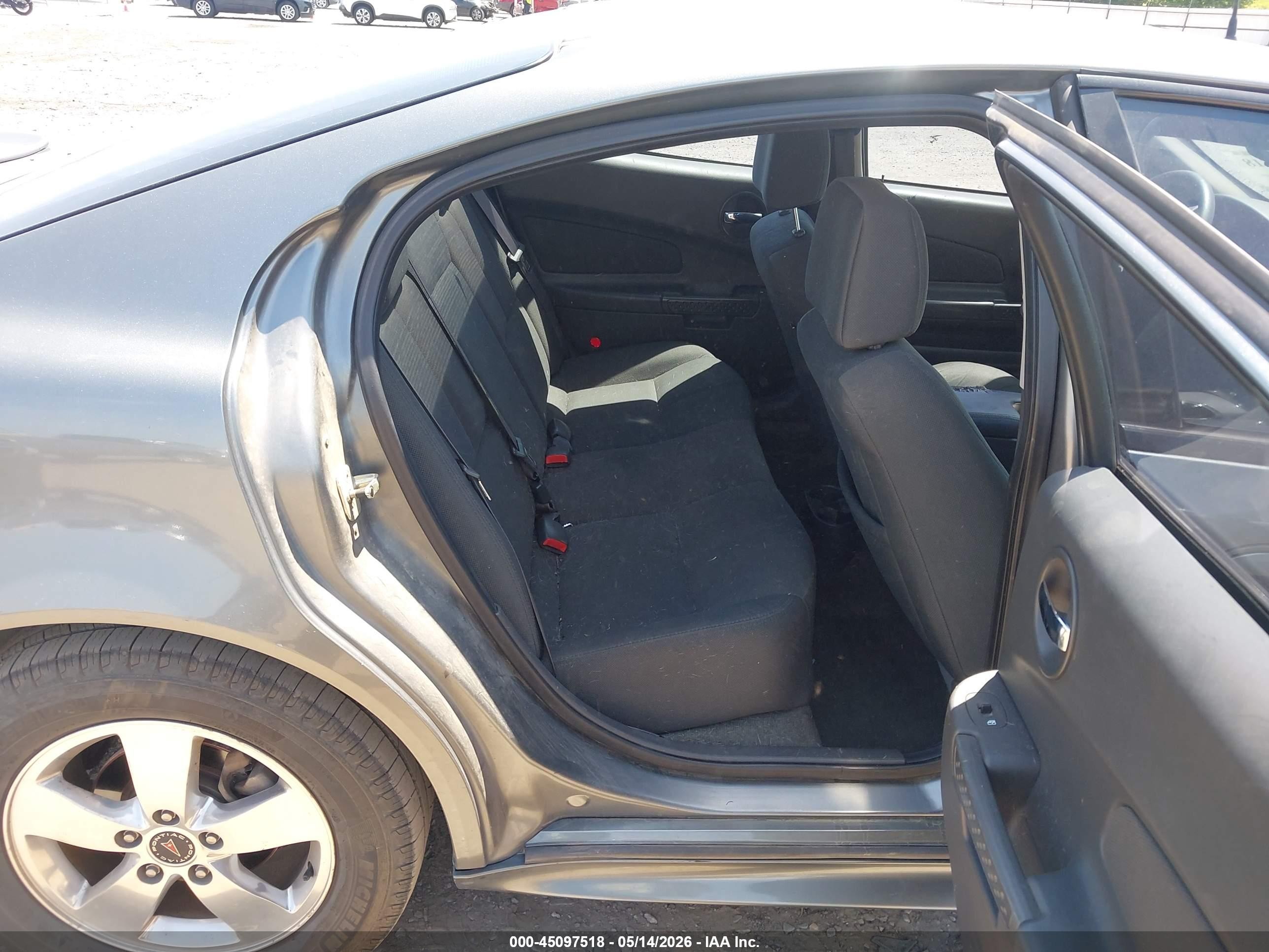 2005 Pontiac Grand Prix   Gray vin: 2G2WP522451283603