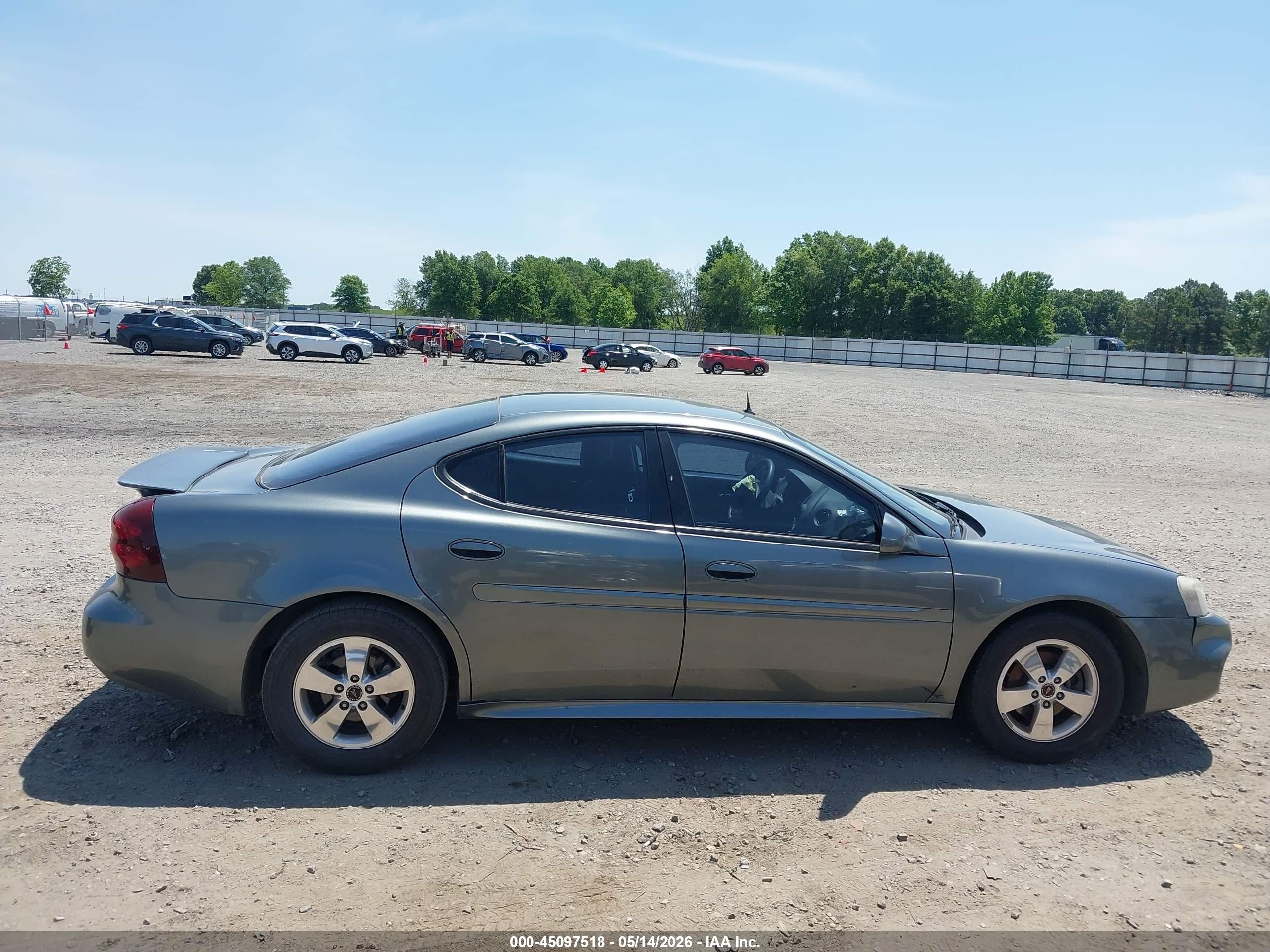 2005 Pontiac Grand Prix   Gray vin: 2G2WP522451283603