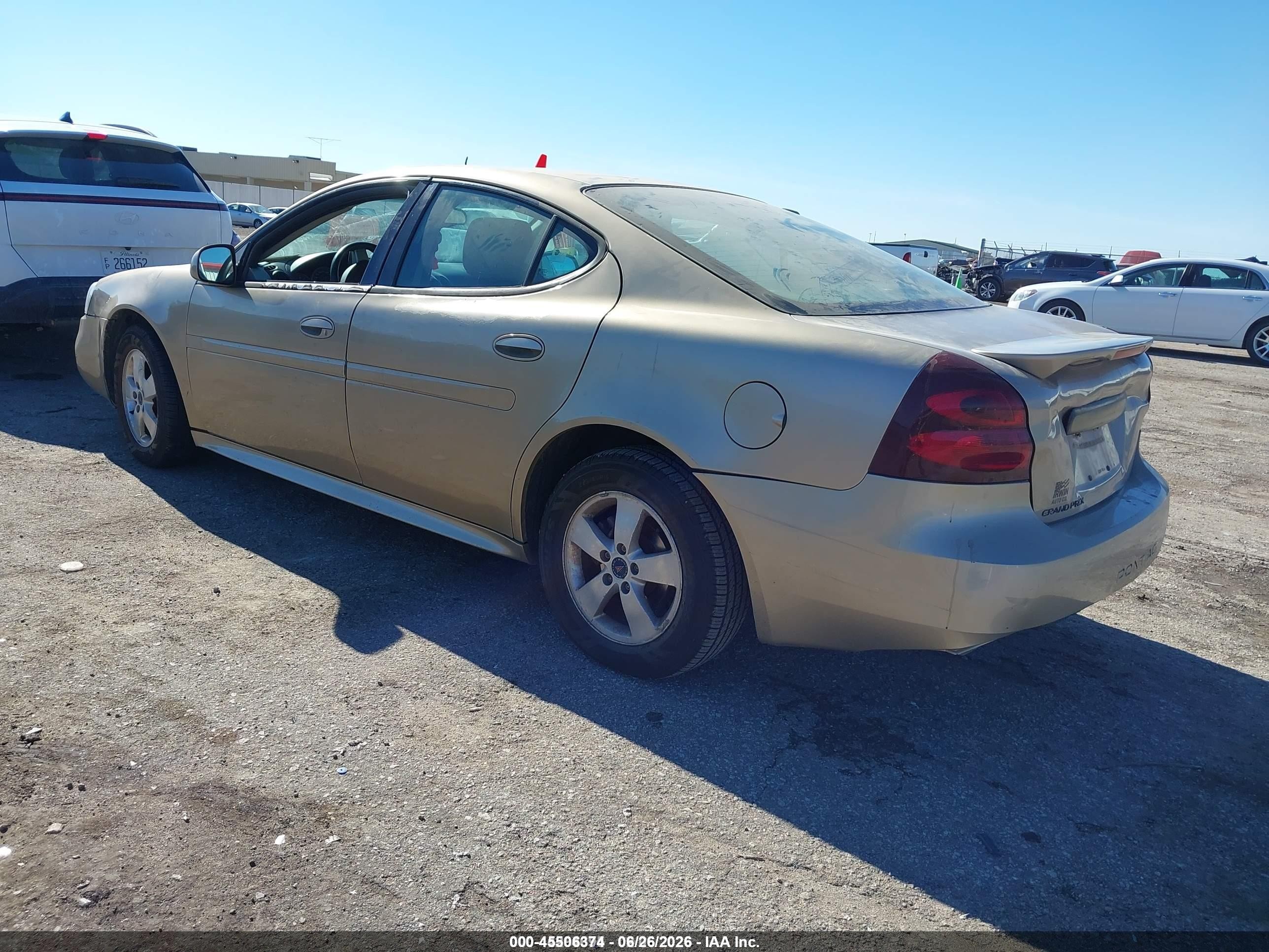 2005 Pontiac Grand Prix   Beige vin: 2G2WP522551307035