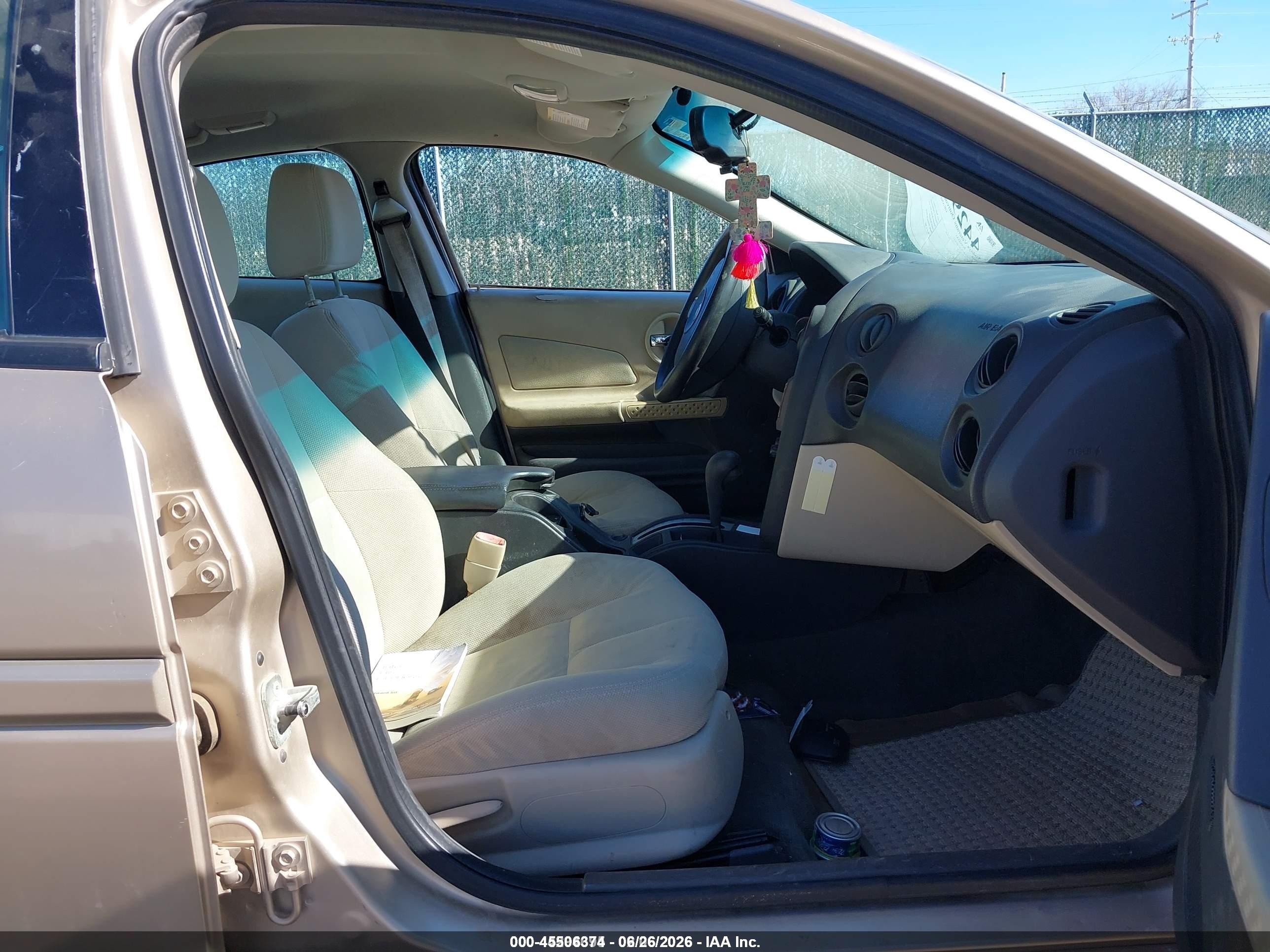 2005 Pontiac Grand Prix   Beige vin: 2G2WP522551307035