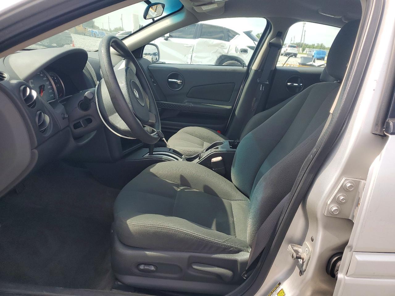 2005 Pontiac Grand Prix Серебряный vin: 2G2WP522651177931