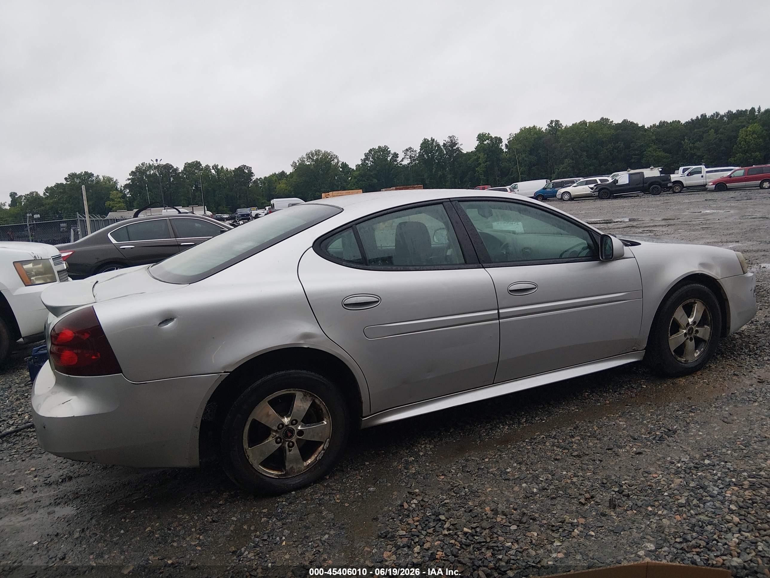 2005 Pontiac Grand Prix   Silver vin: 2G2WP522651251459