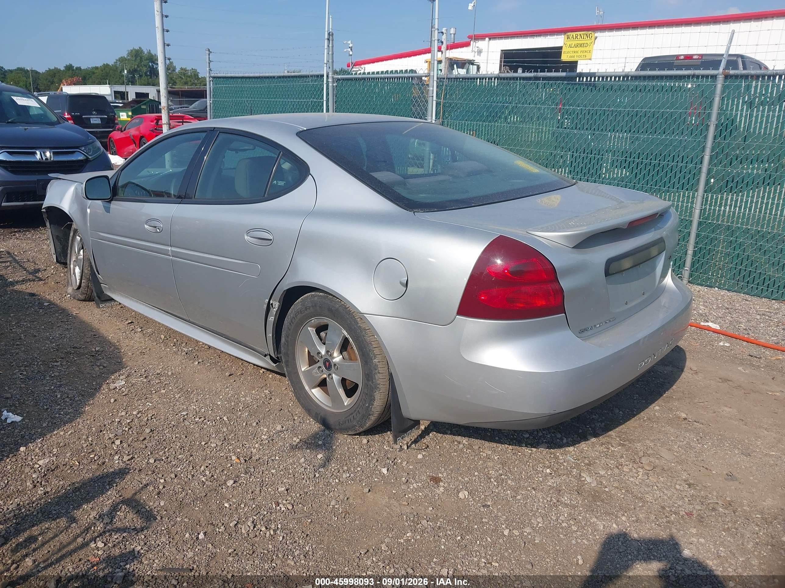 2005 Pontiac Grand Prix Silver vin: 2G2WP522651298863