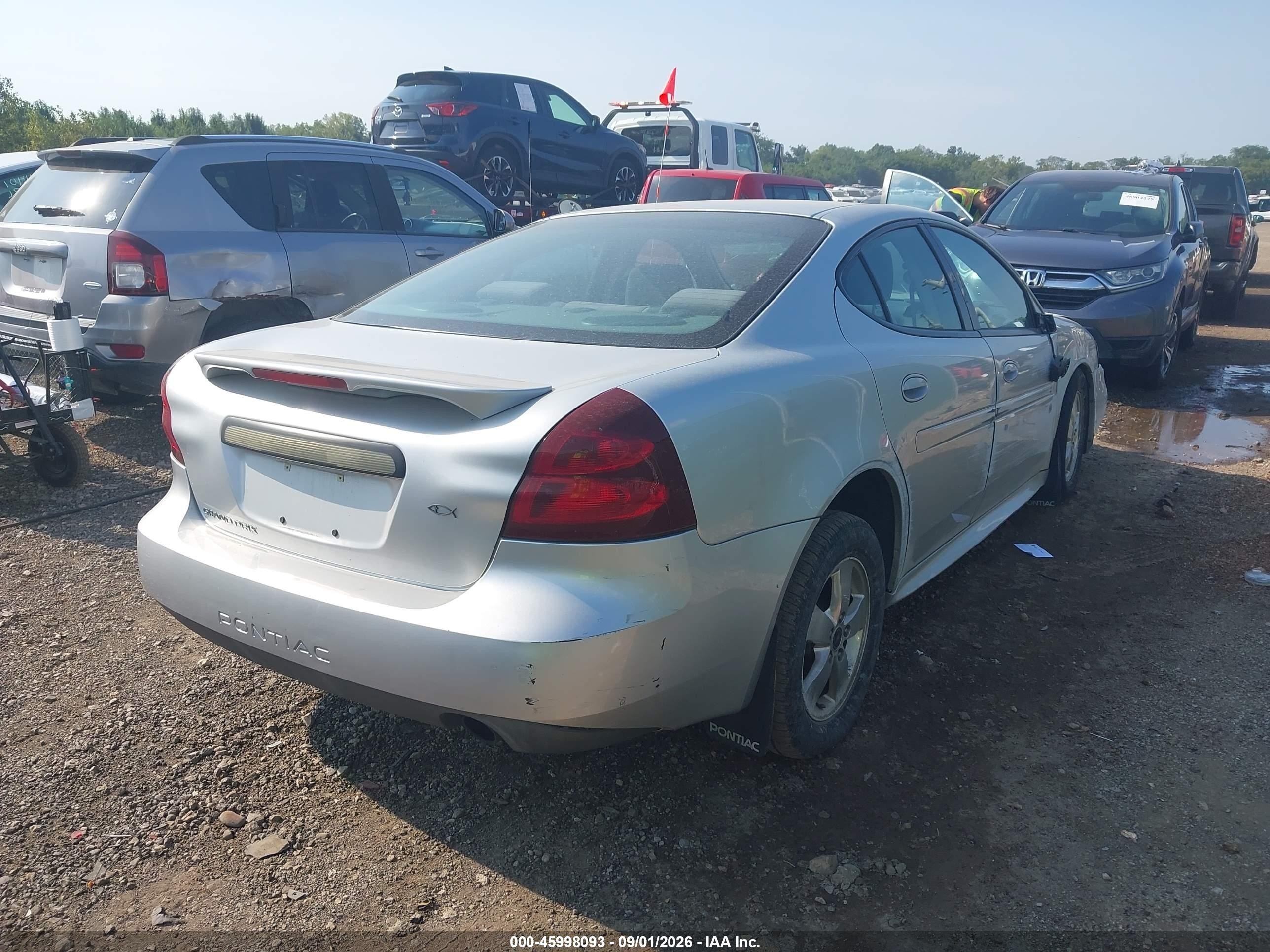 2005 Pontiac Grand Prix Silver vin: 2G2WP522651298863