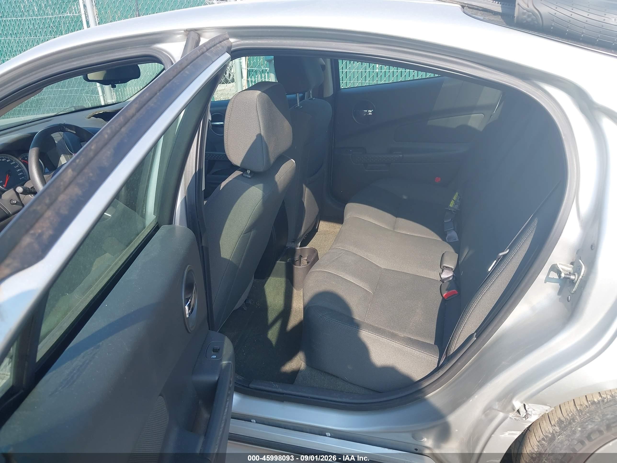 2005 Pontiac Grand Prix Silver vin: 2G2WP522651298863