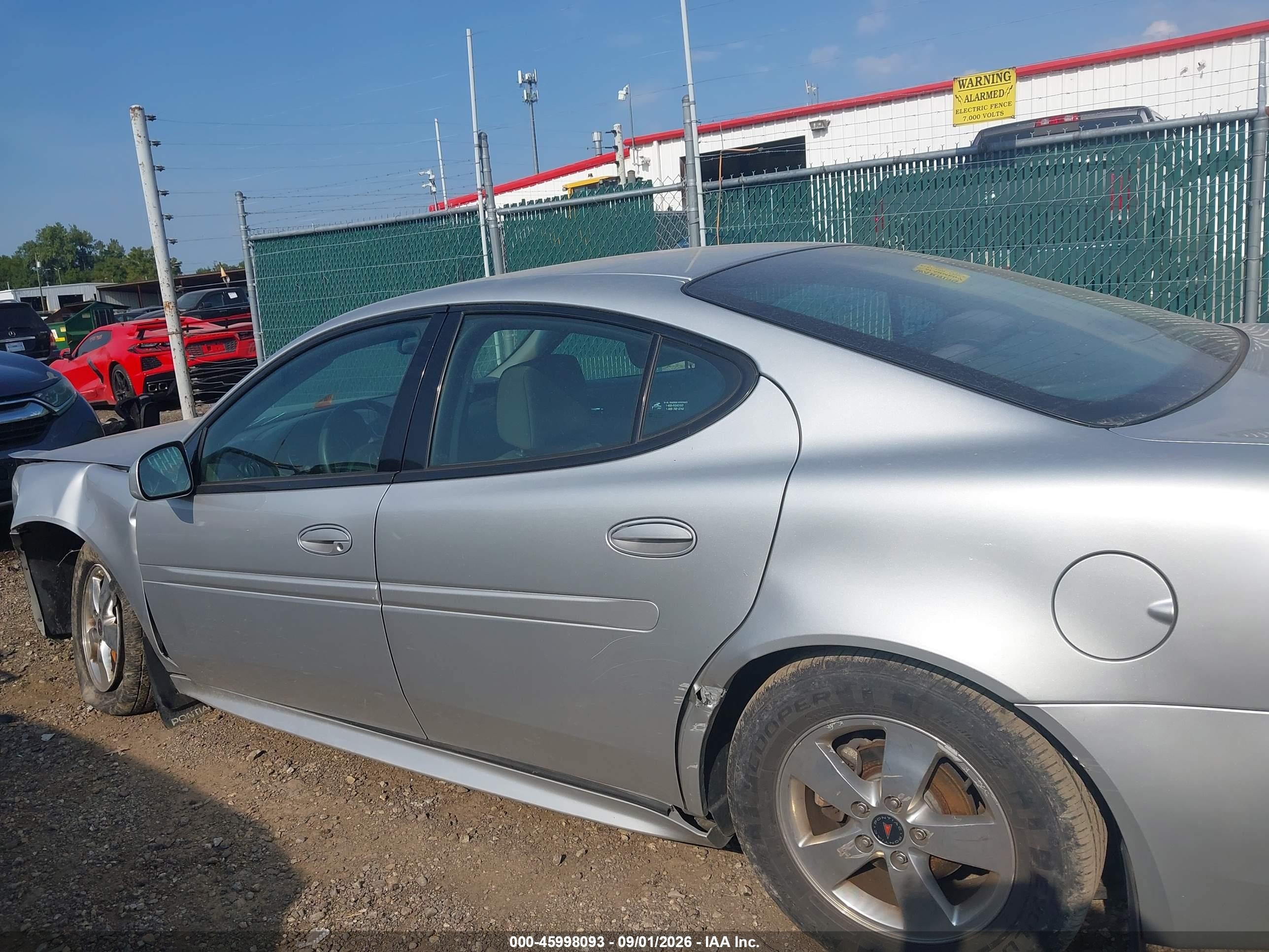2005 Pontiac Grand Prix Silver vin: 2G2WP522651298863