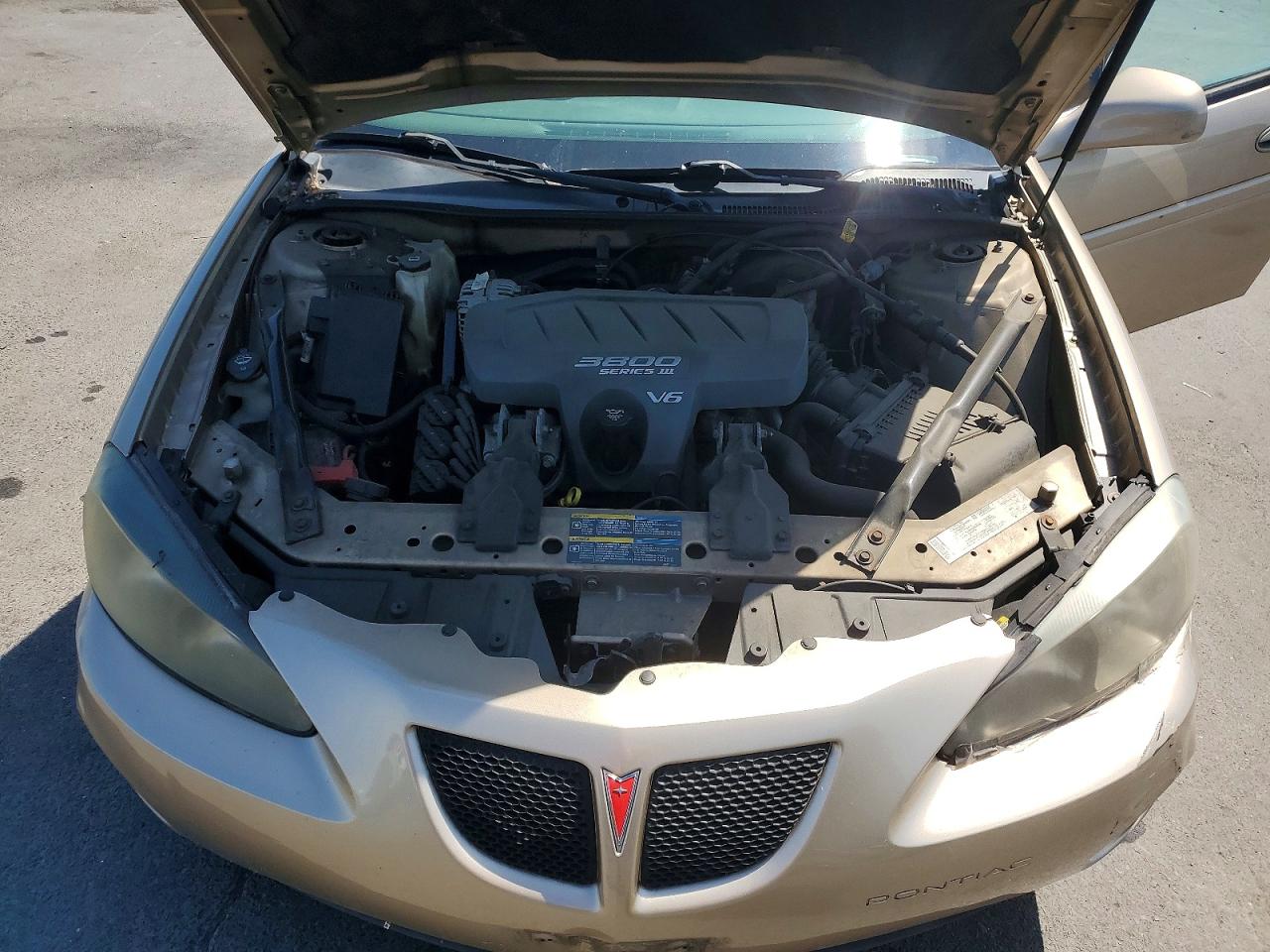 2005 Pontiac Grand Prix Gold vin: 2G2WP522851342605