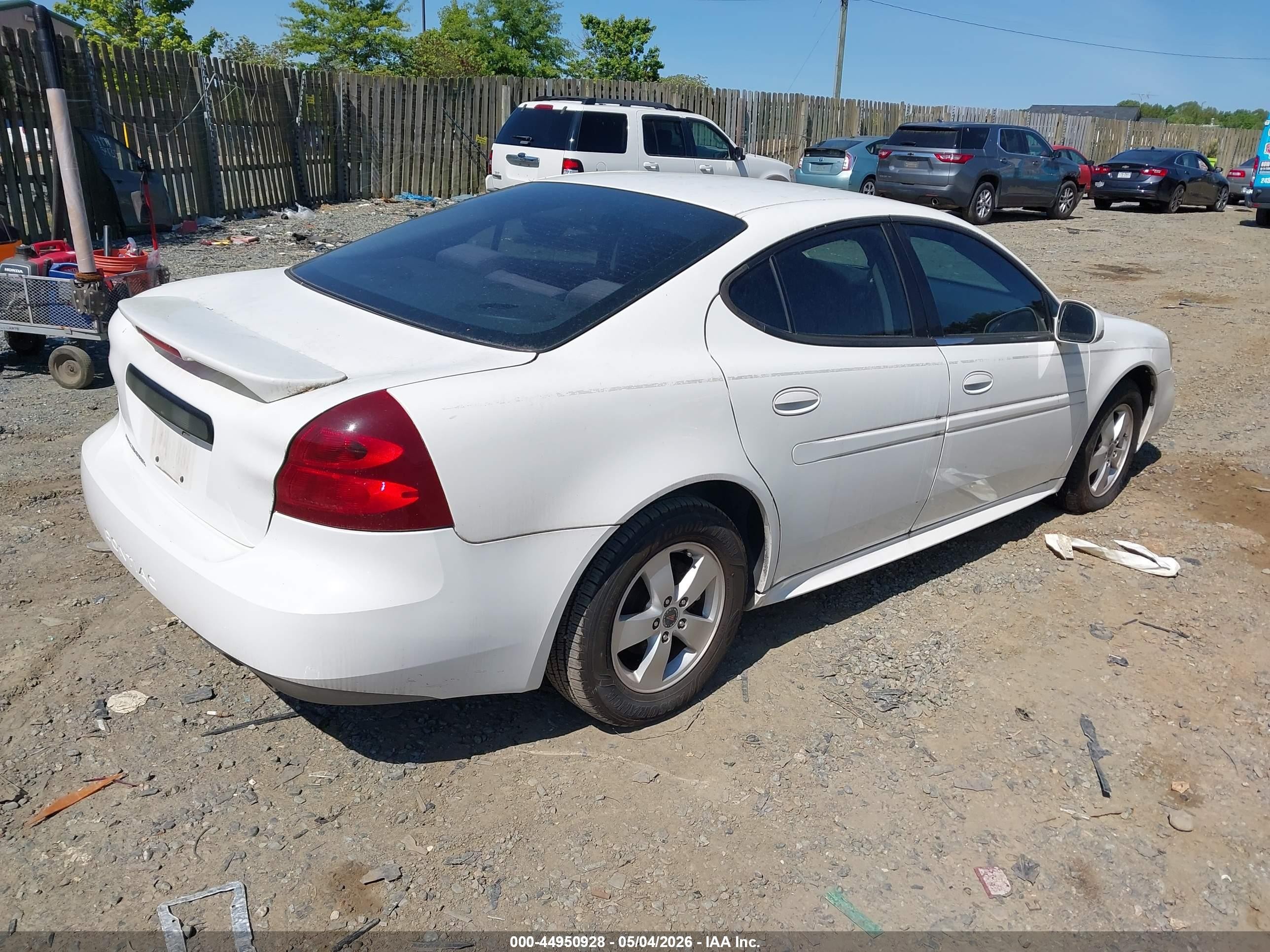 2005 Pontiac Grand Prix   White vin: 2G2WP522951195954