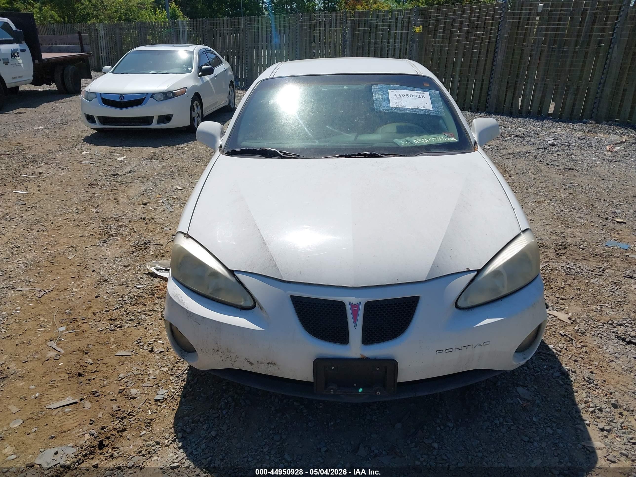 2005 Pontiac Grand Prix   White vin: 2G2WP522951195954