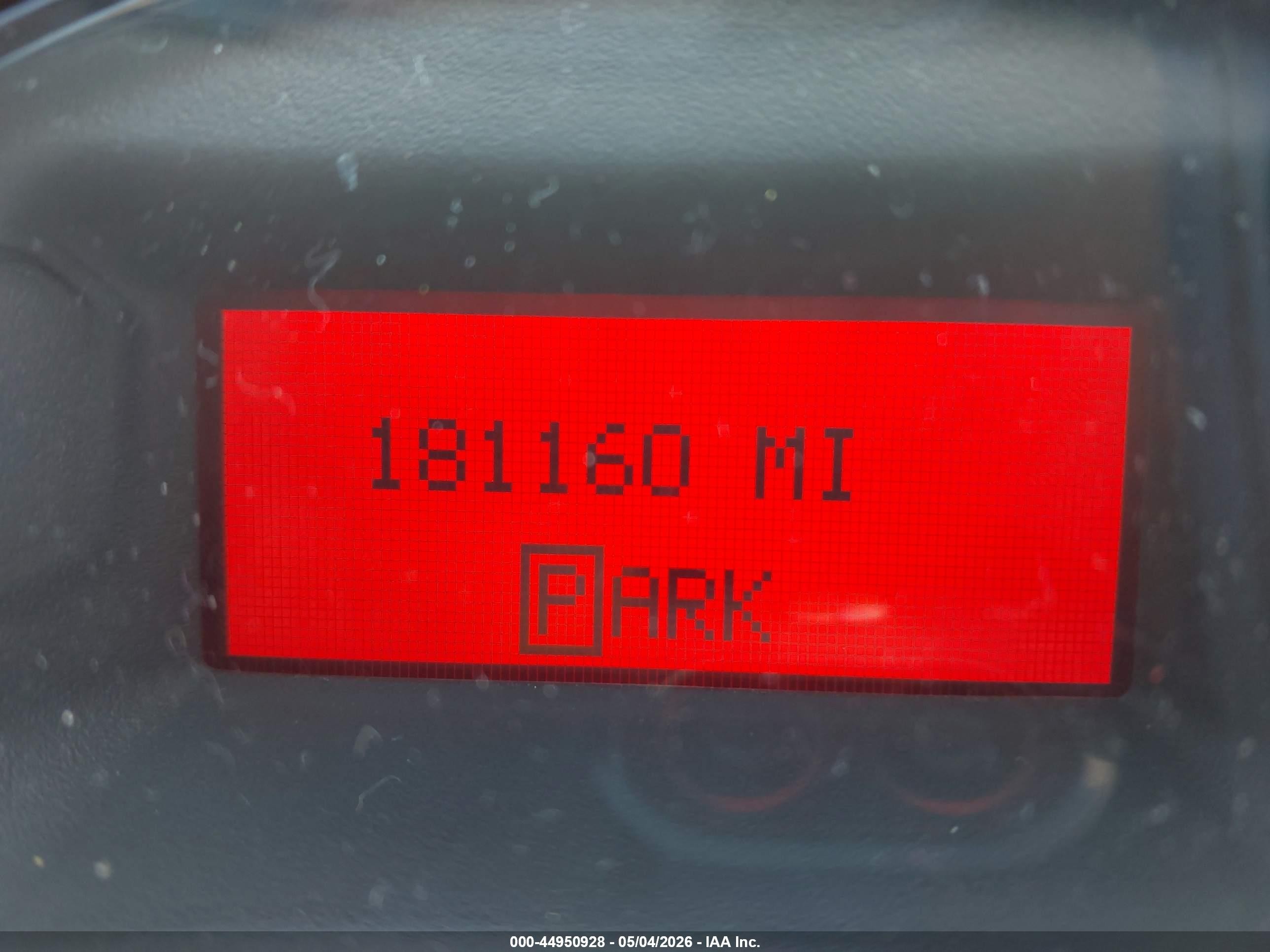 2005 Pontiac Grand Prix   White vin: 2G2WP522951195954