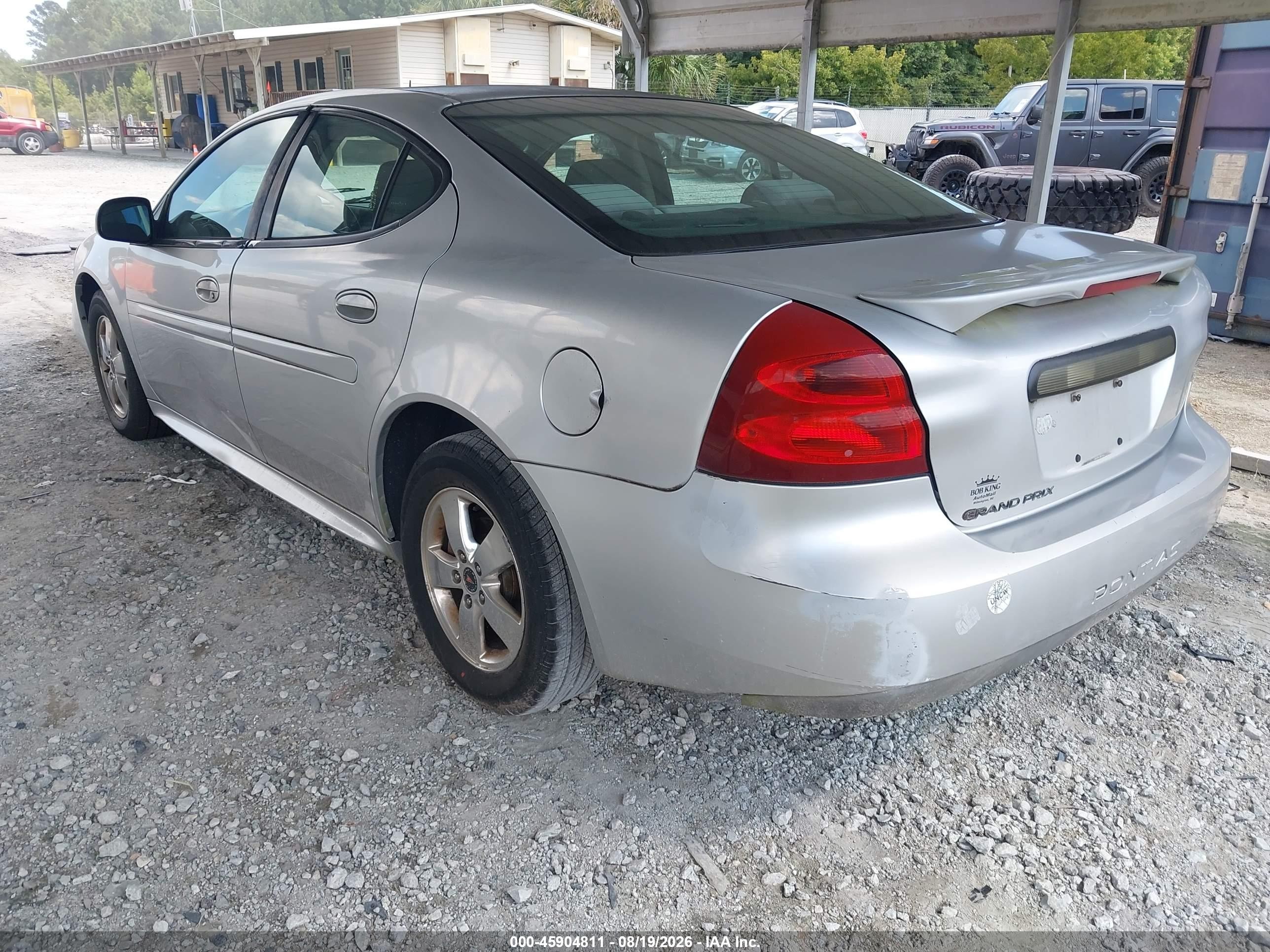 2005 Pontiac Grand Prix   Silver vin: 2G2WP522951200392