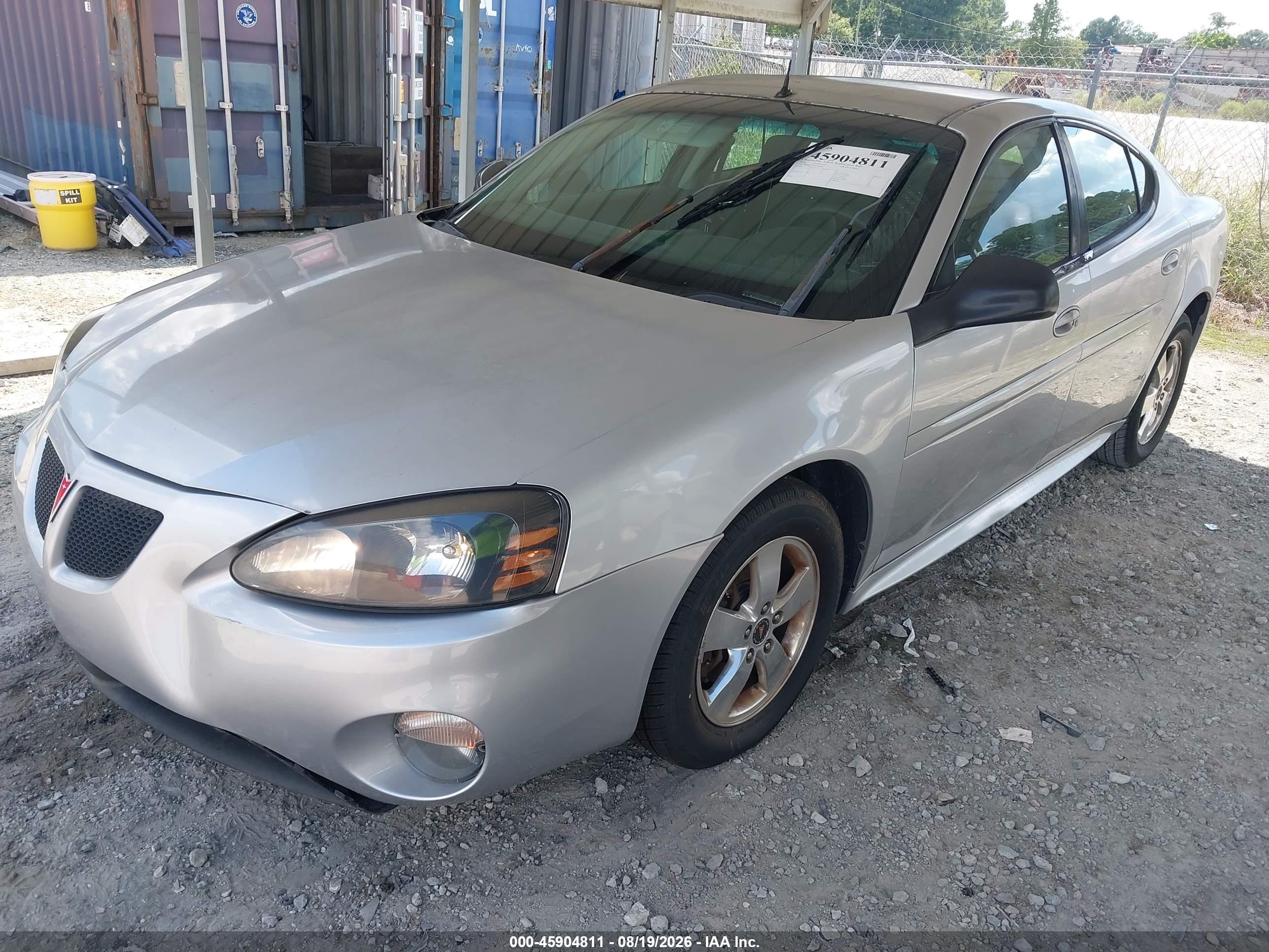2005 Pontiac Grand Prix   Silver vin: 2G2WP522951200392