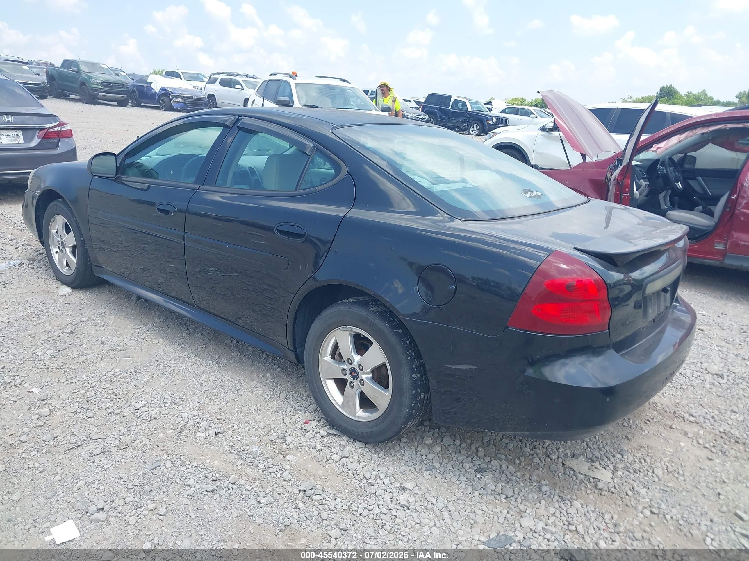 2005 Pontiac Grand Prix   Black vin: 2G2WP522X51176037