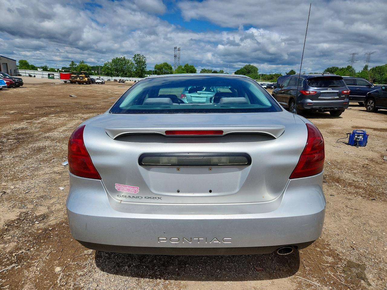 2005 Pontiac Grand Prix Silver vin: 2G2WP542851309181