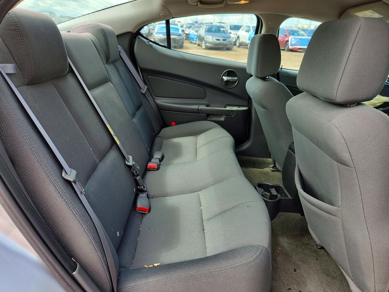 2005 Pontiac Grand Prix Silver vin: 2G2WP542851309181