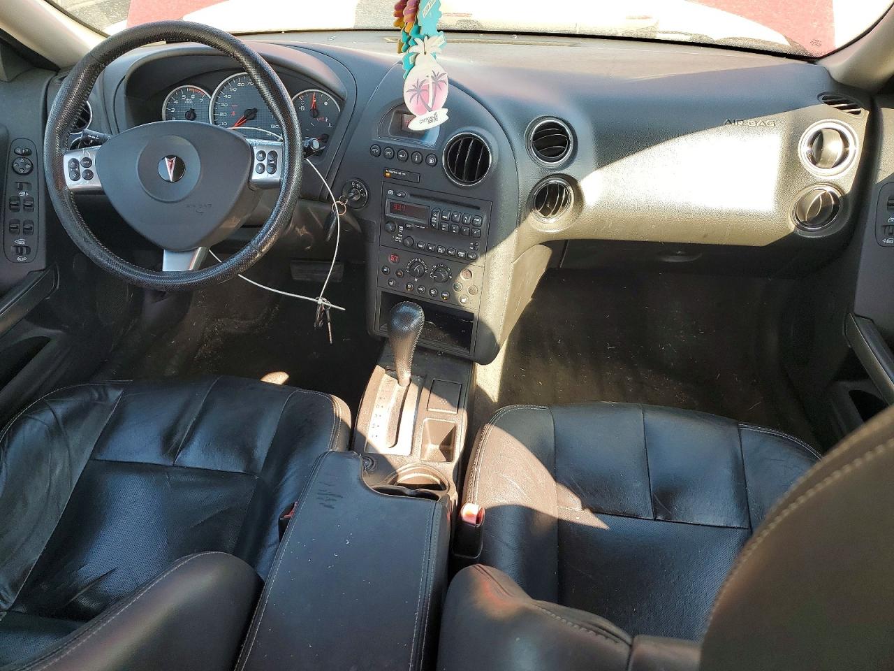 2006 Pontiac Grand Prix Red vin: 2G2WP552061196438