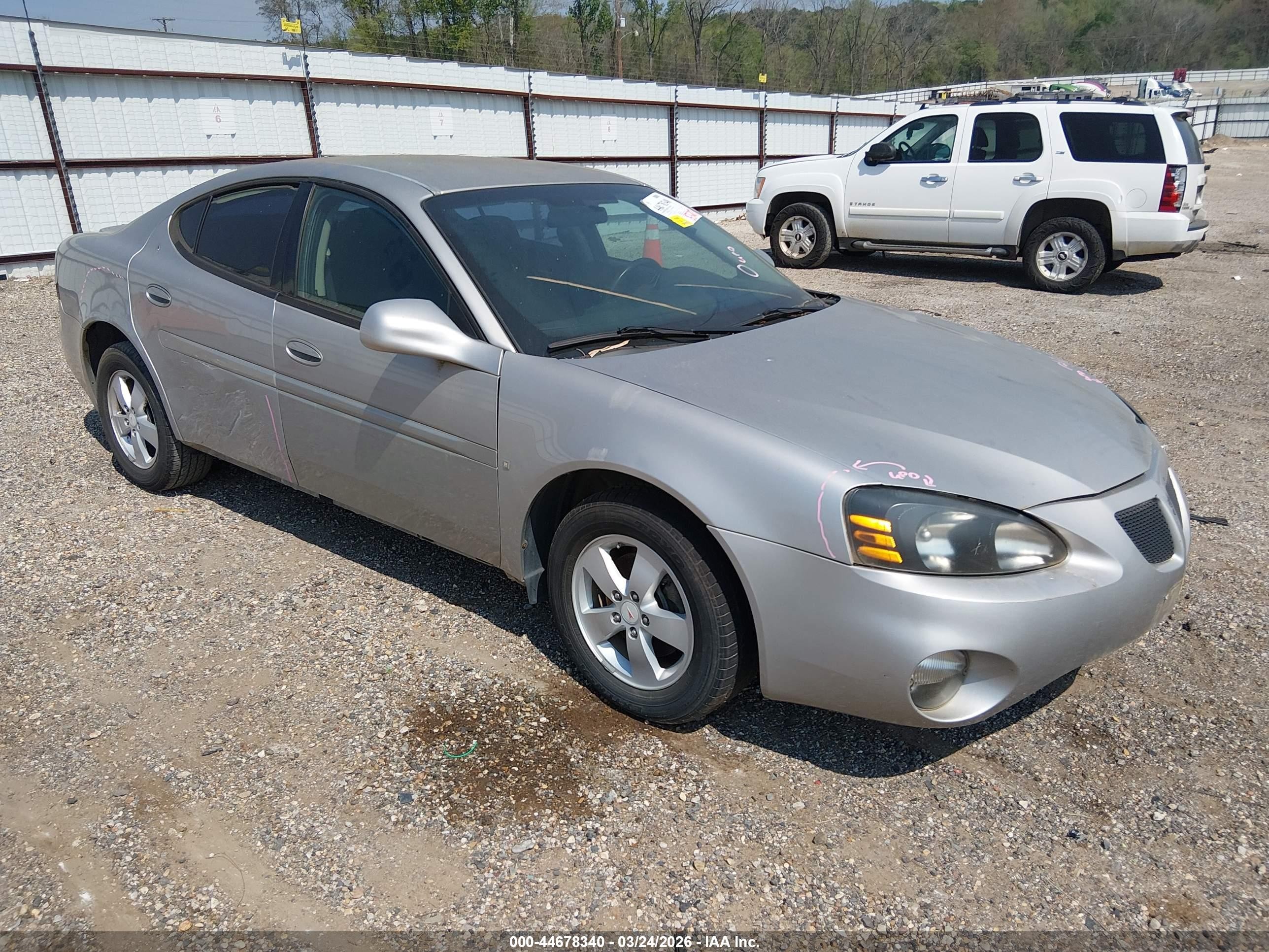2007 Pontiac Grand Prix   Серебряный vin: 2G2WP552071106853