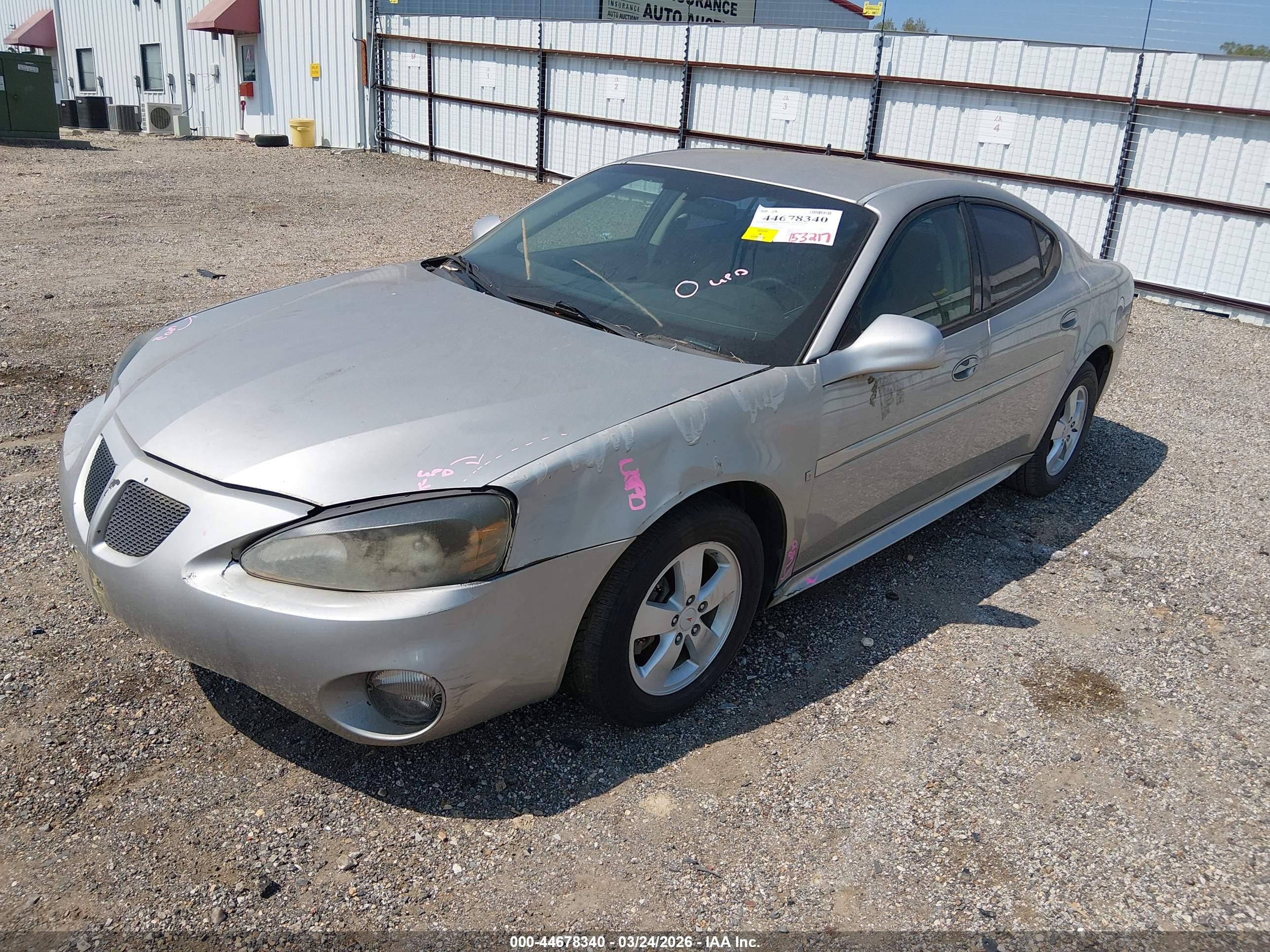 2007 Pontiac Grand Prix   Серебряный vin: 2G2WP552071106853