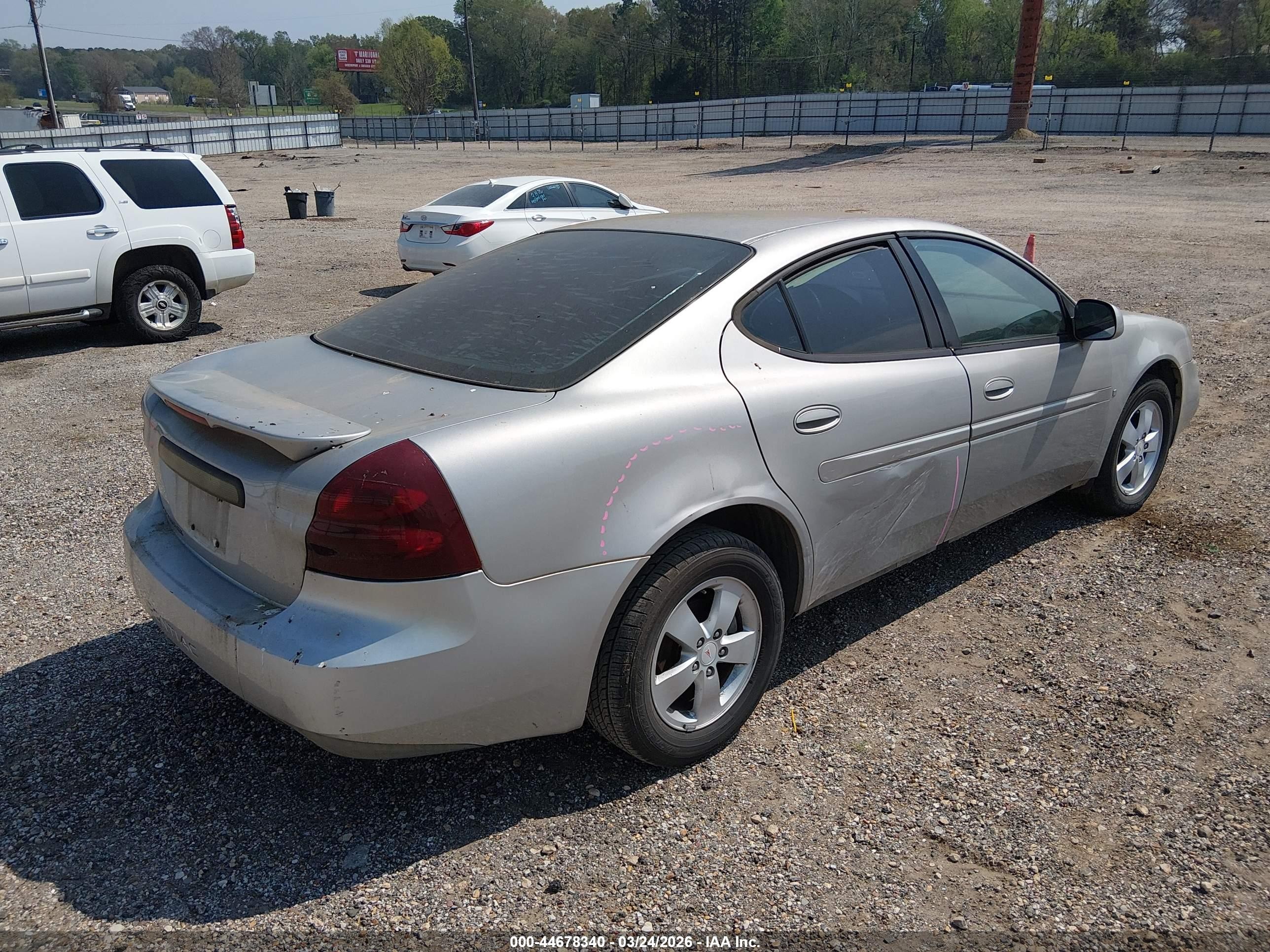 2007 Pontiac Grand Prix   Серебряный vin: 2G2WP552071106853