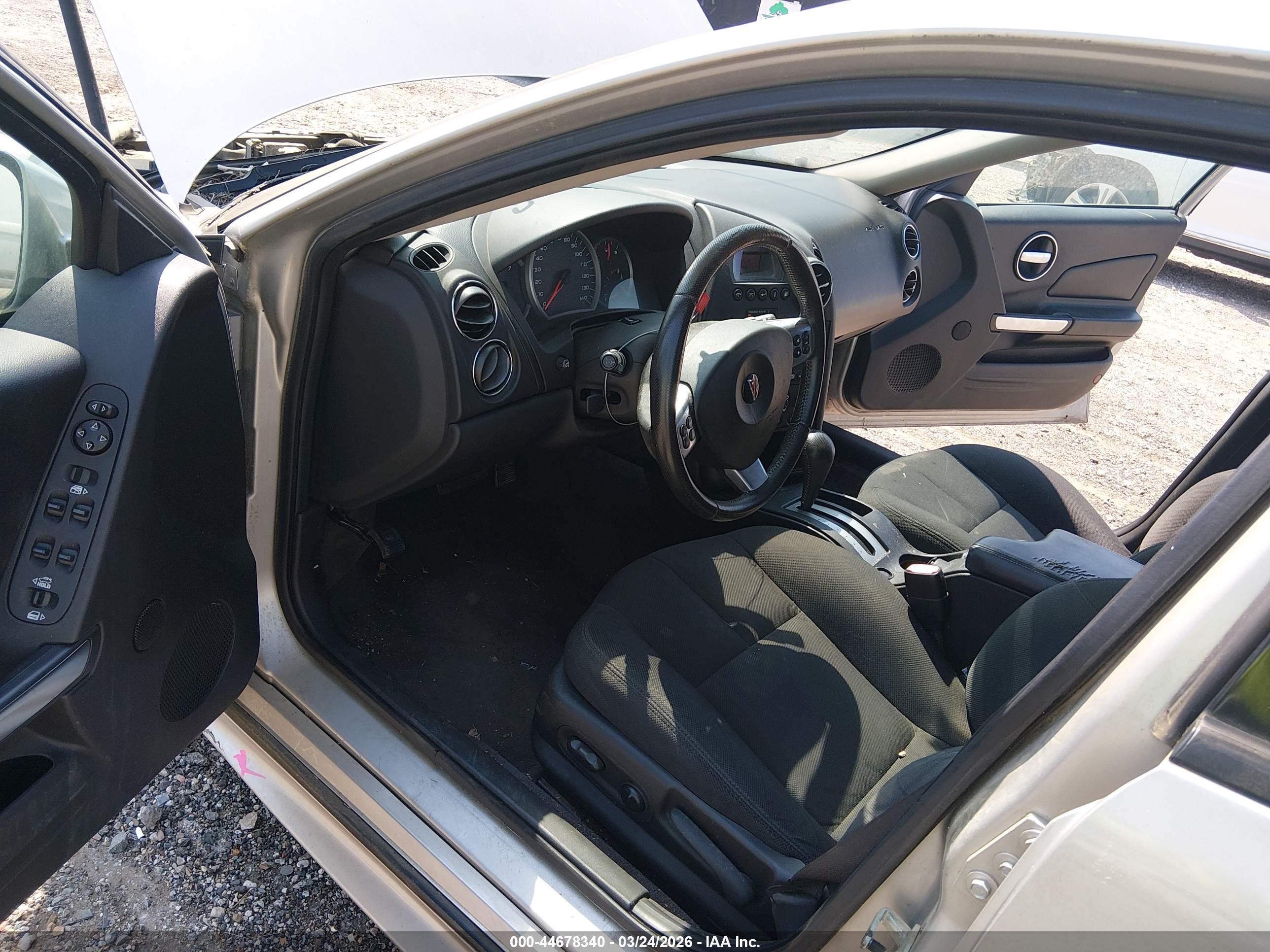 2007 Pontiac Grand Prix   Серебряный vin: 2G2WP552071106853