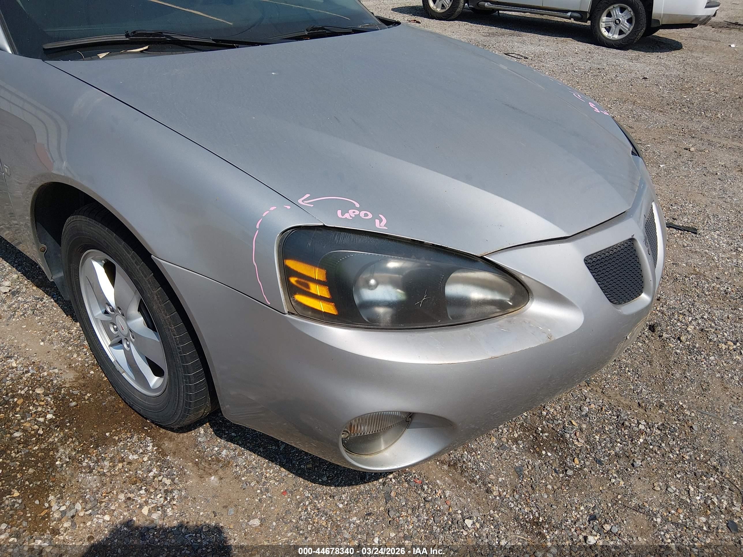 2007 Pontiac Grand Prix   Серебряный vin: 2G2WP552071106853