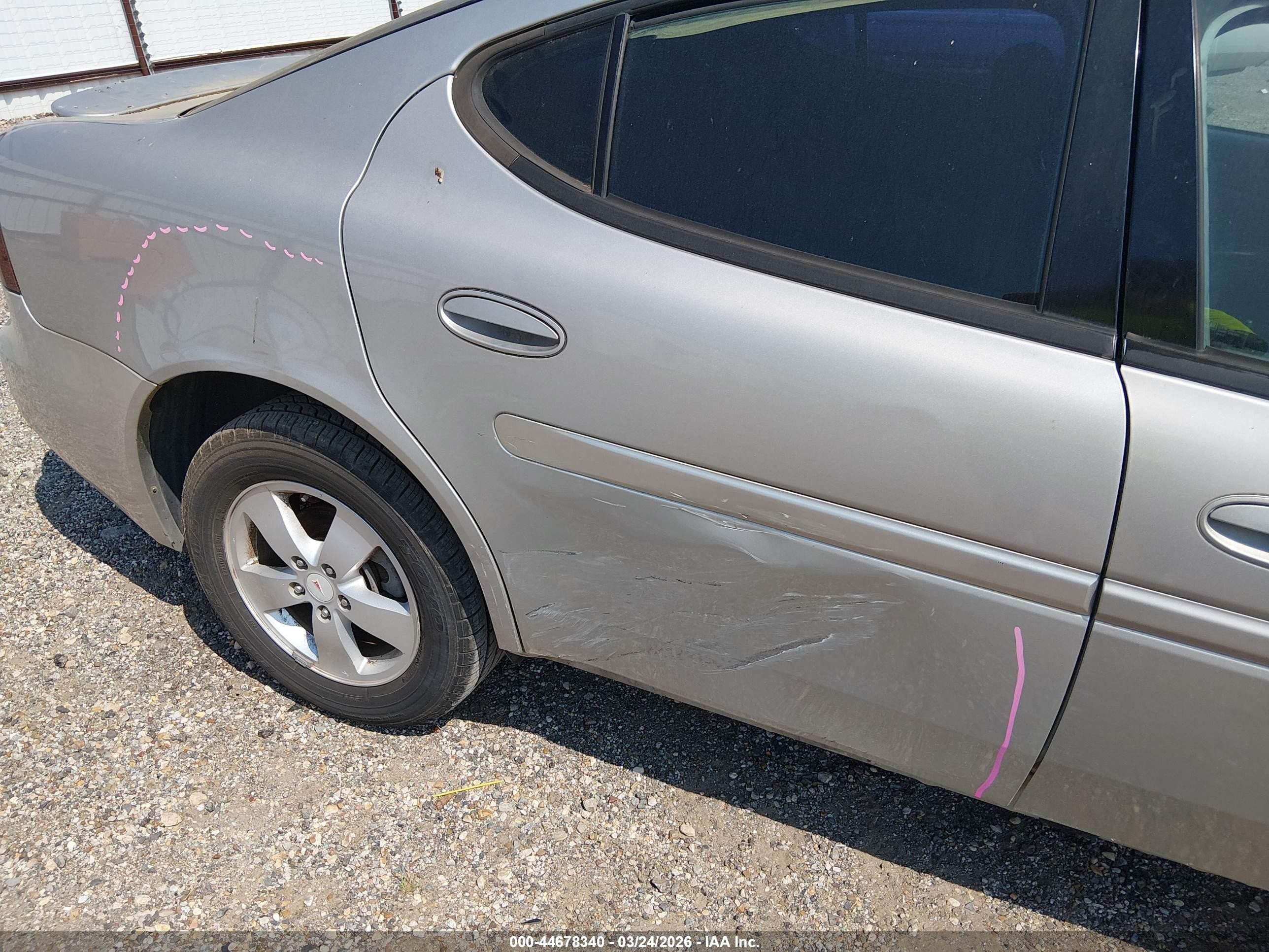 2007 Pontiac Grand Prix   Серебряный vin: 2G2WP552071106853