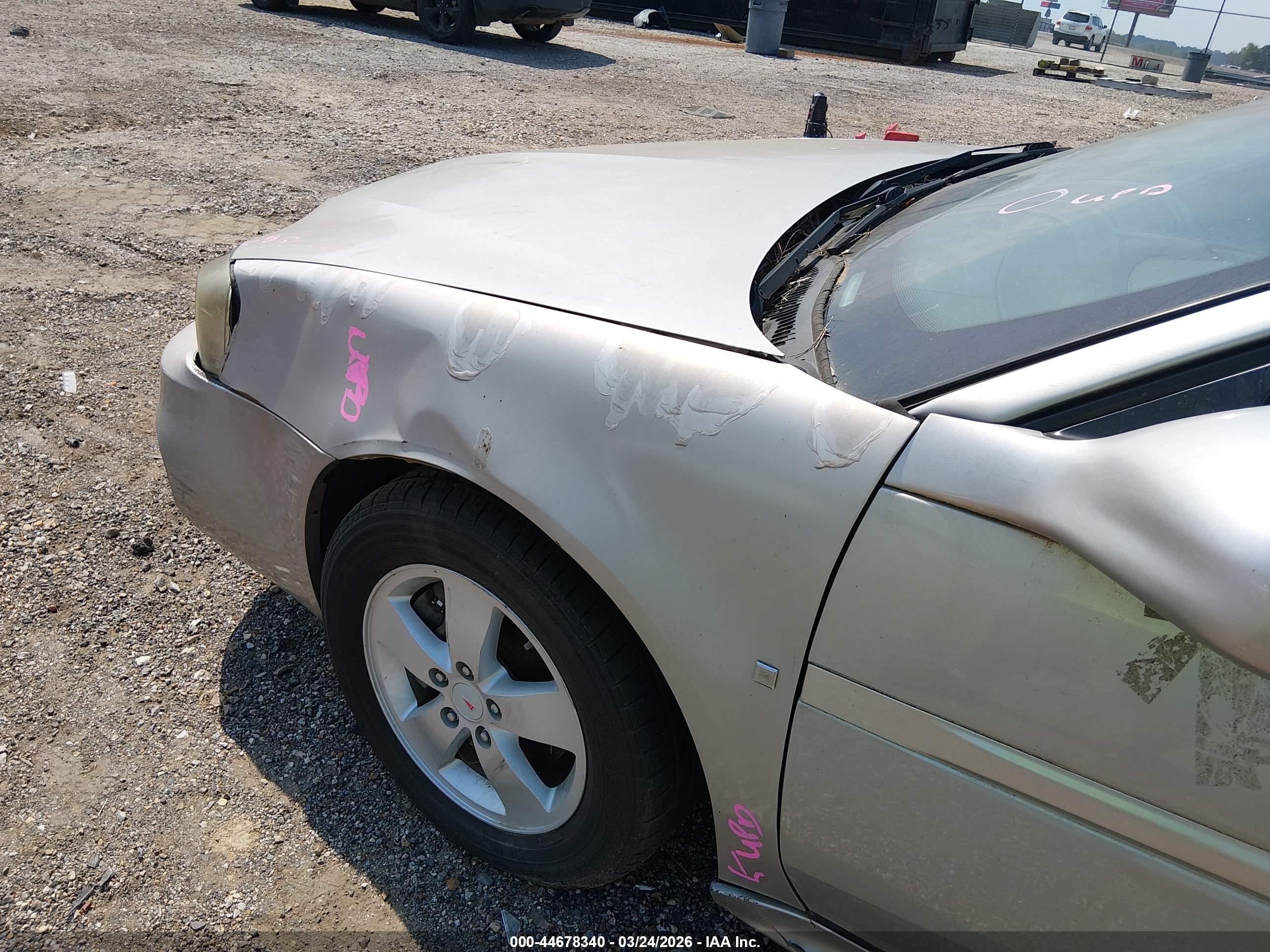 2007 Pontiac Grand Prix   Серебряный vin: 2G2WP552071106853