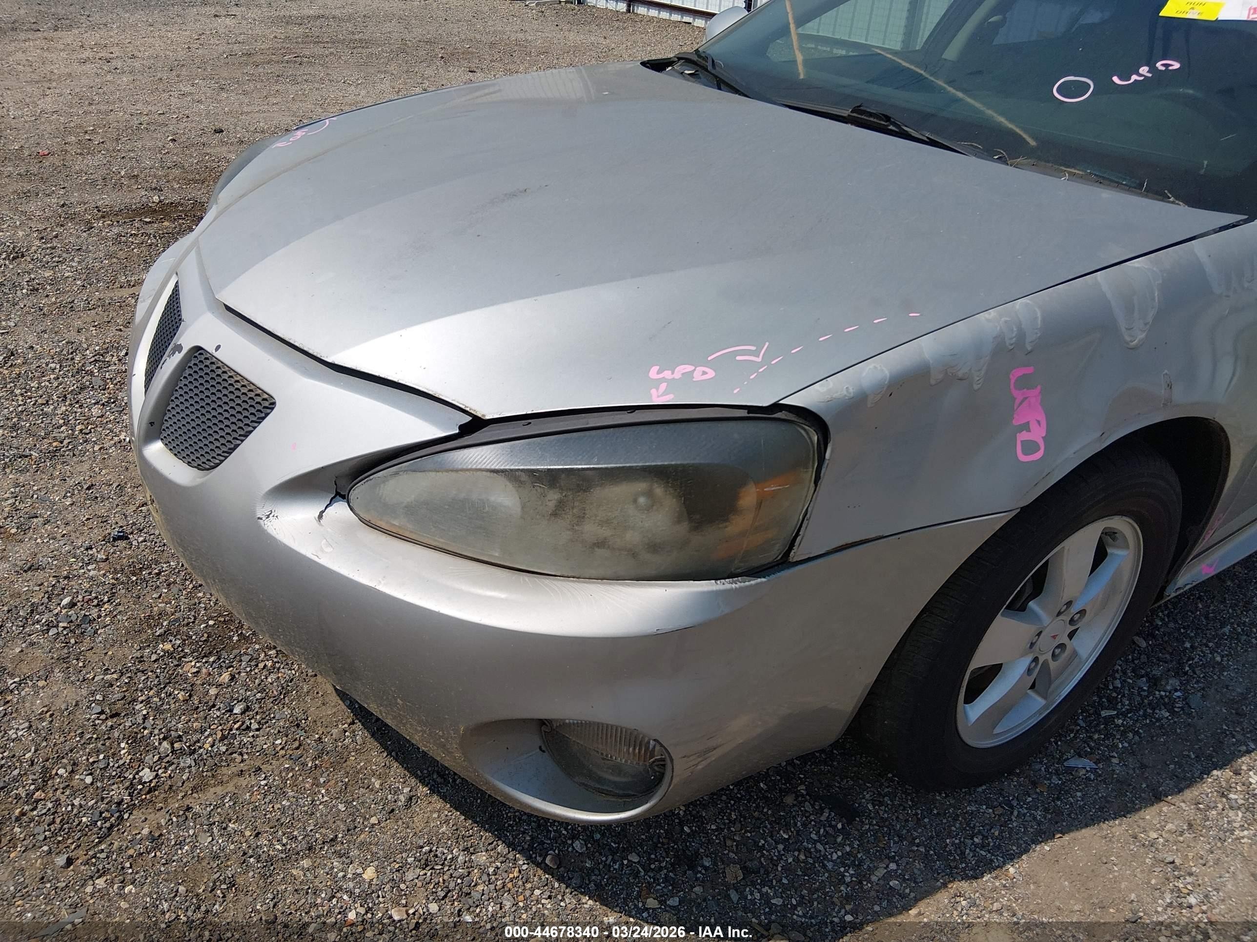 2007 Pontiac Grand Prix   Серебряный vin: 2G2WP552071106853