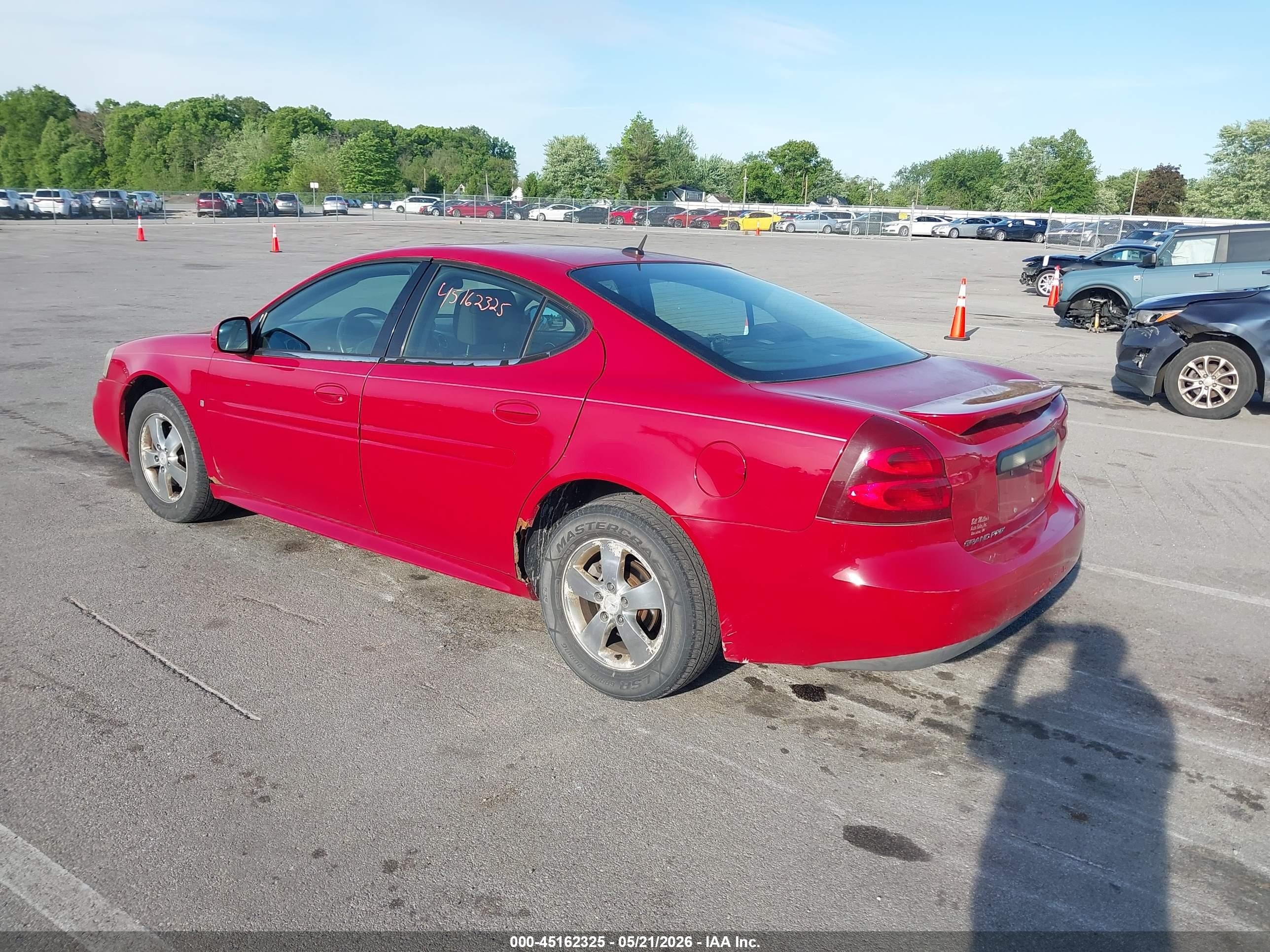 2007 Pontiac Grand Prix   Красный vin: 2G2WP552071129713