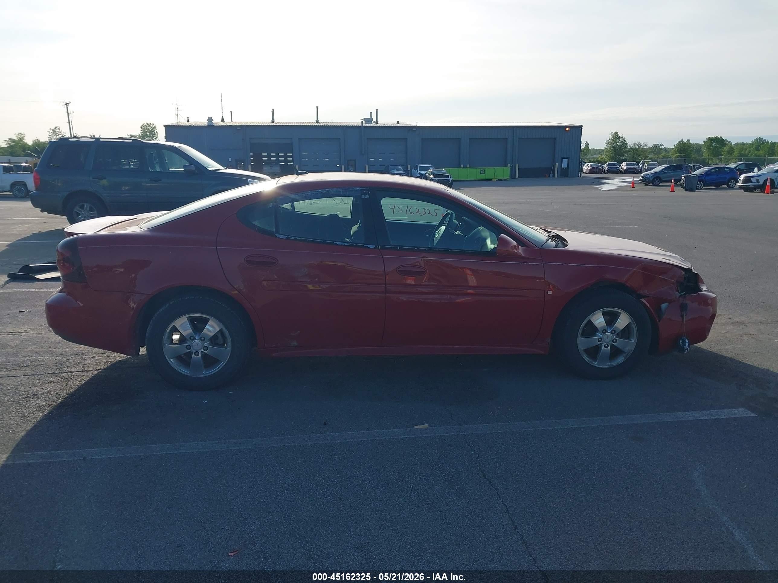 2007 Pontiac Grand Prix   Красный vin: 2G2WP552071129713