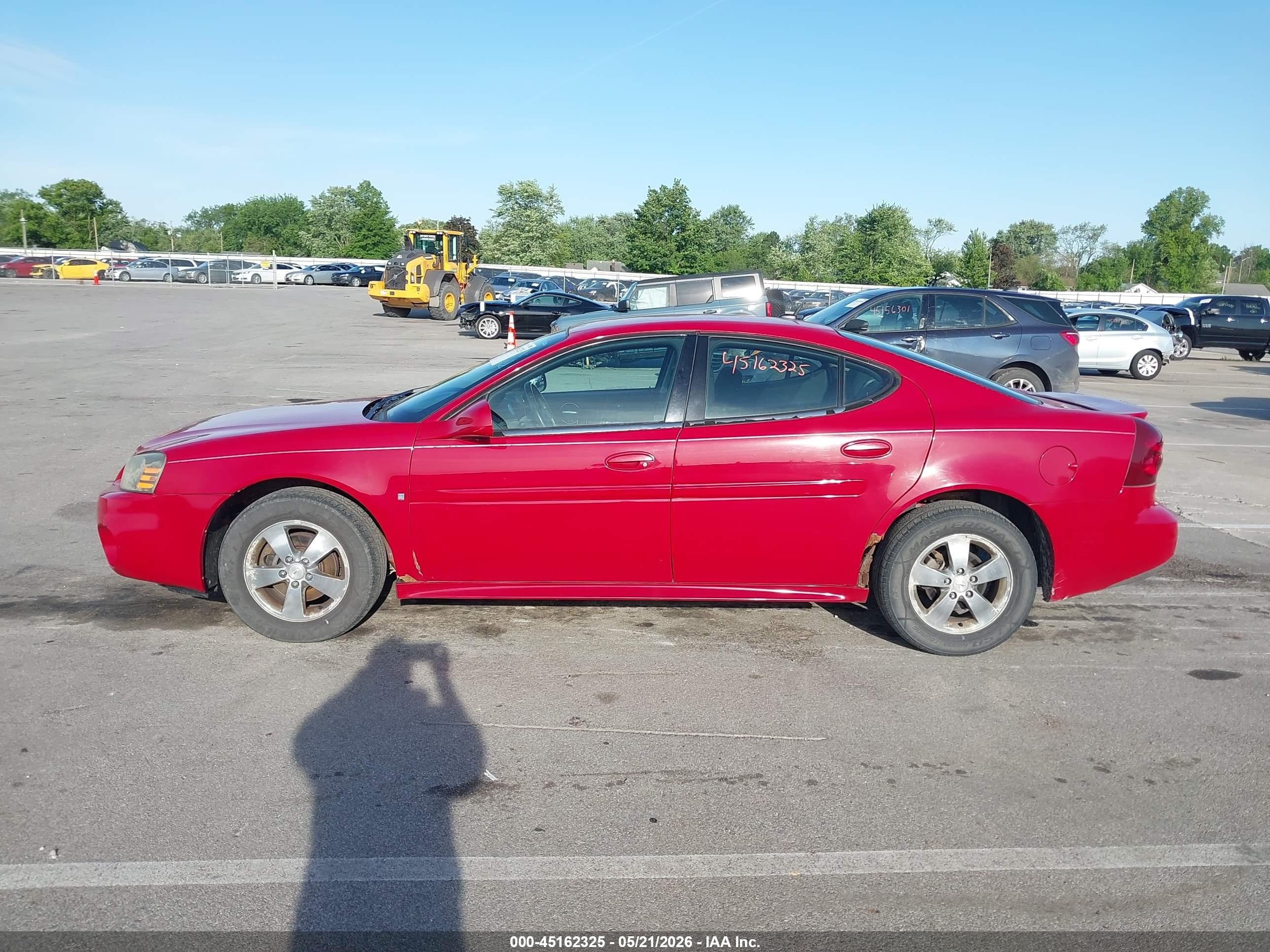 2007 Pontiac Grand Prix   Красный vin: 2G2WP552071129713