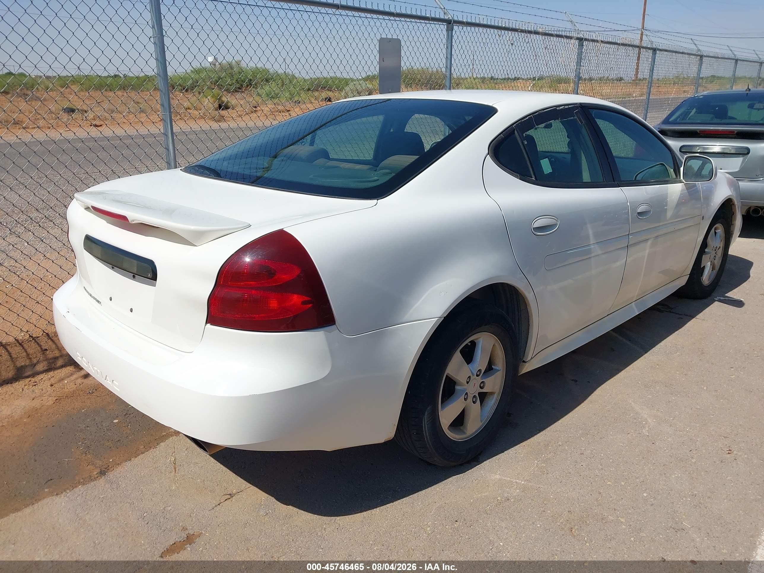 2007 Pontiac Grand Prix   White vin: 2G2WP552071149007