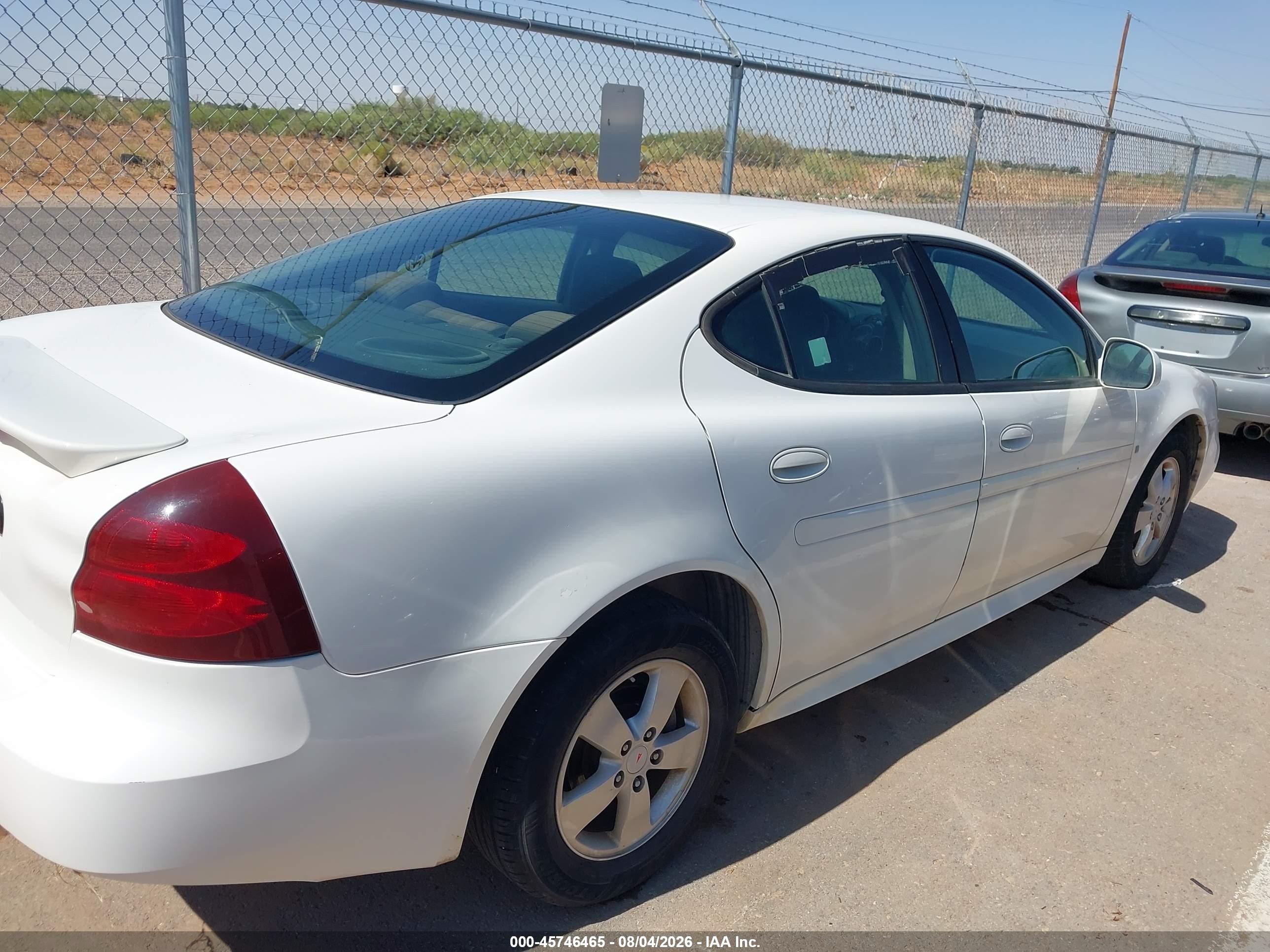 2007 Pontiac Grand Prix   White vin: 2G2WP552071149007