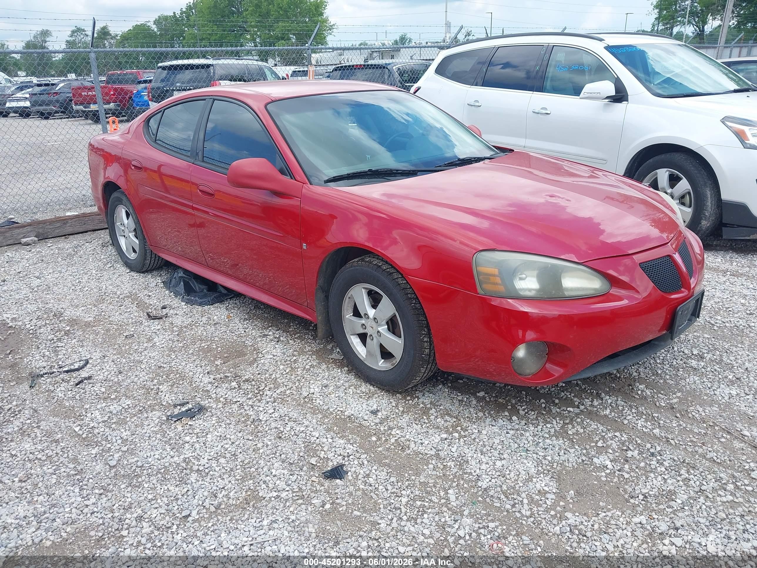 2008 Pontiac Grand Prix   Красный vin: 2G2WP552081111164