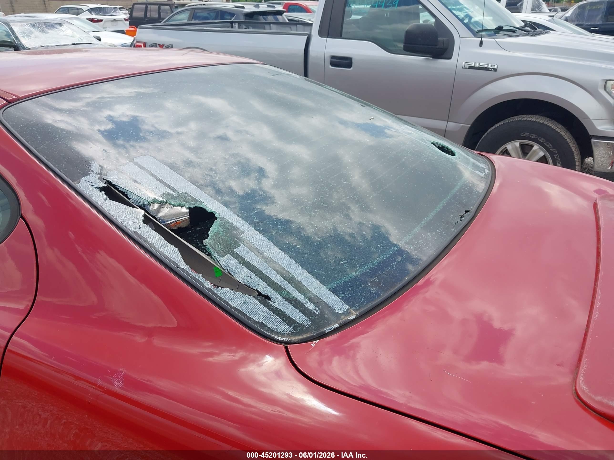 2008 Pontiac Grand Prix   Красный vin: 2G2WP552081111164
