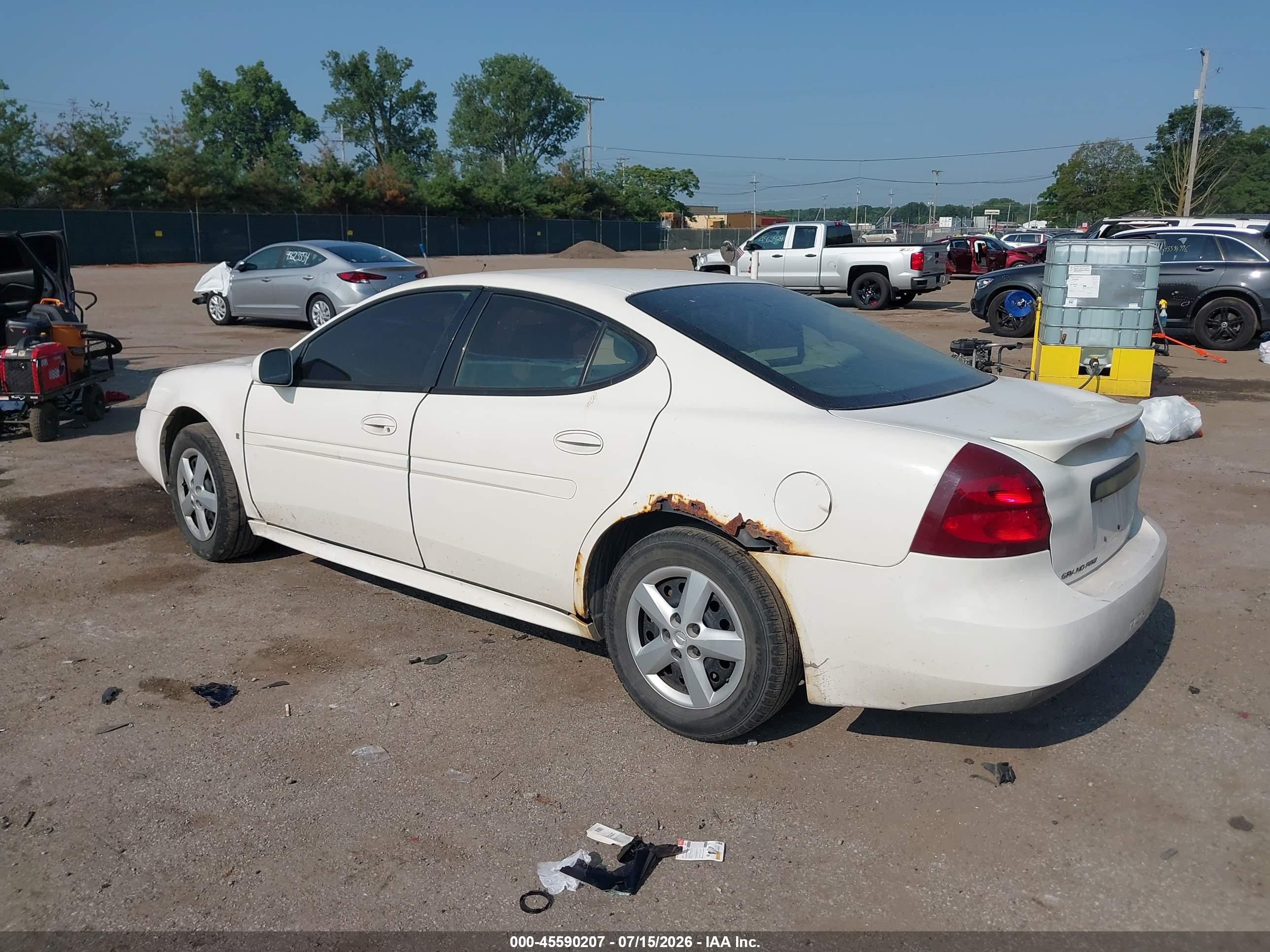 2006 Pontiac Grand Prix   White vin: 2G2WP552161266934