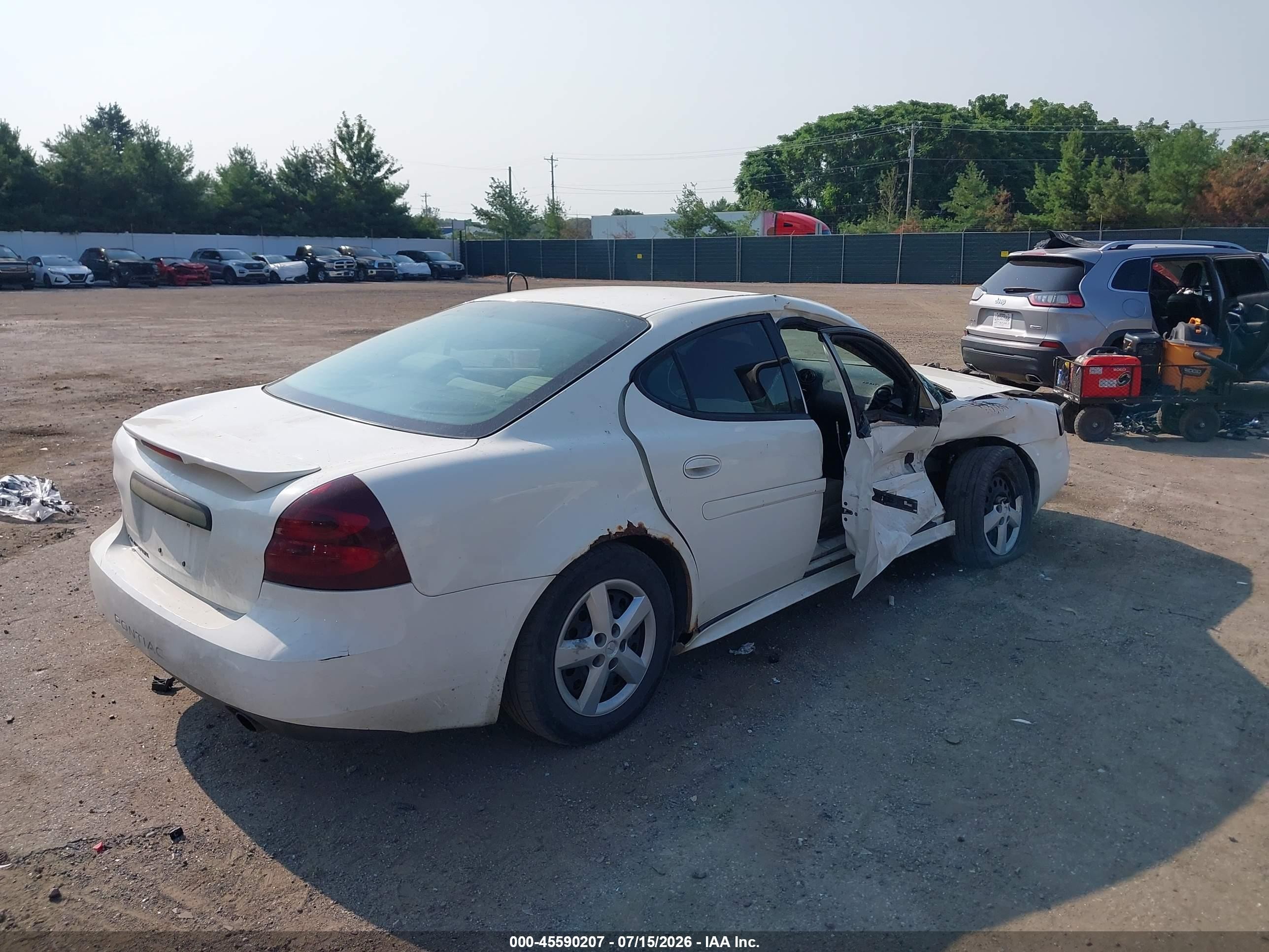 2006 Pontiac Grand Prix   White vin: 2G2WP552161266934
