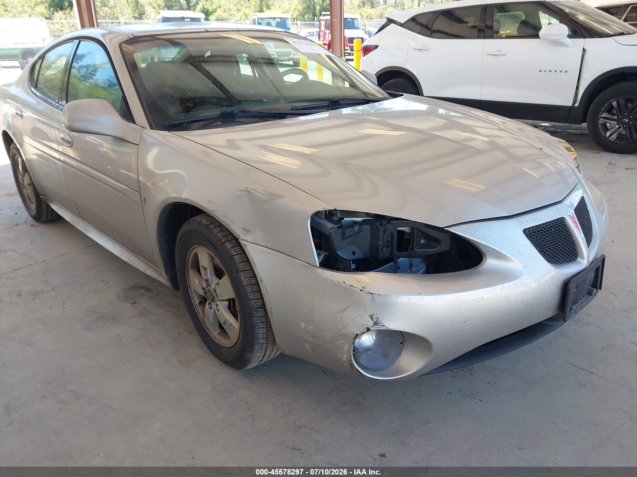 2007 Pontiac Grand Prix   Silver vin: 2G2WP552171119367