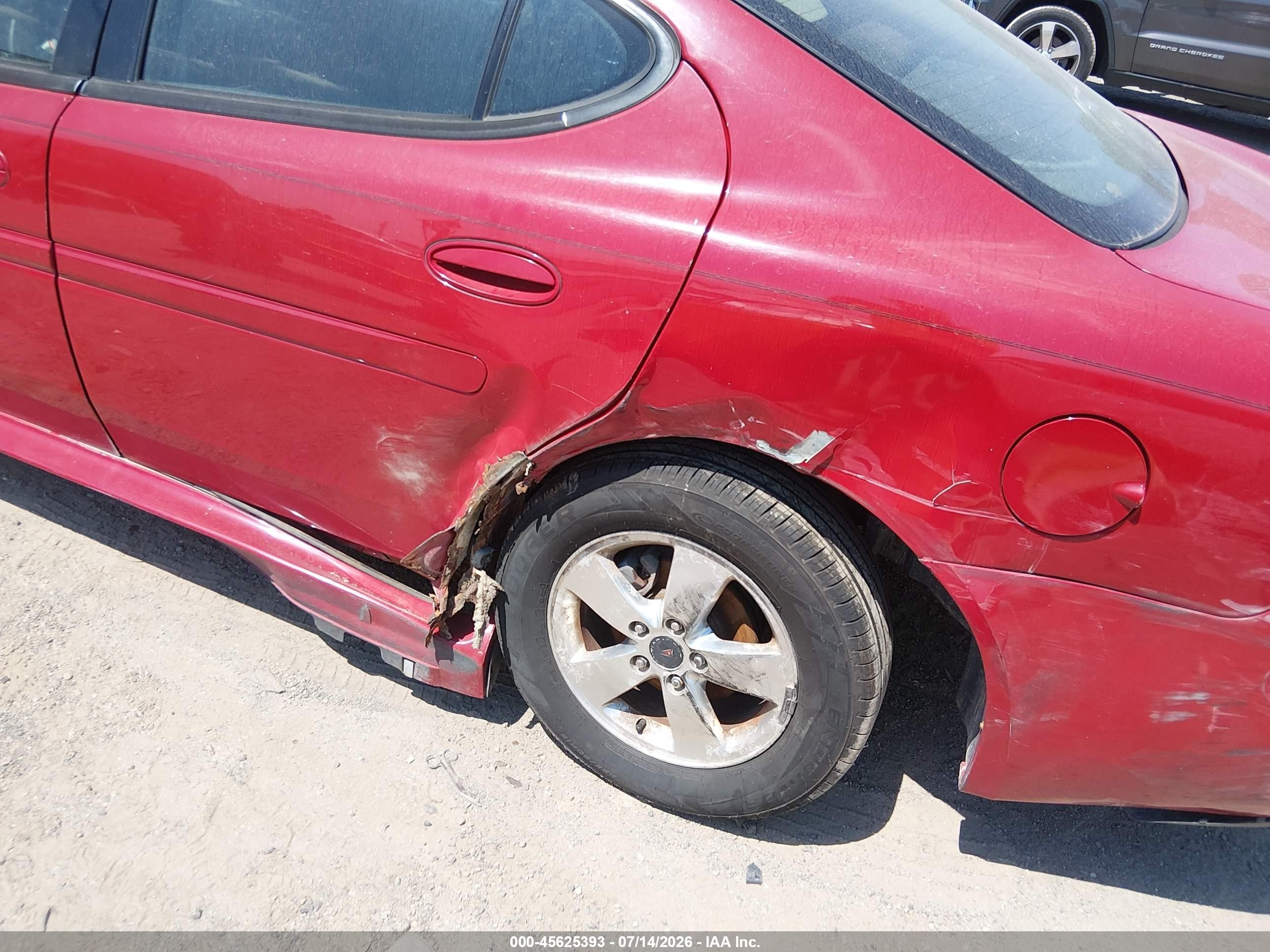 2007 Pontiac Grand Prix   Red vin: 2G2WP552171206203