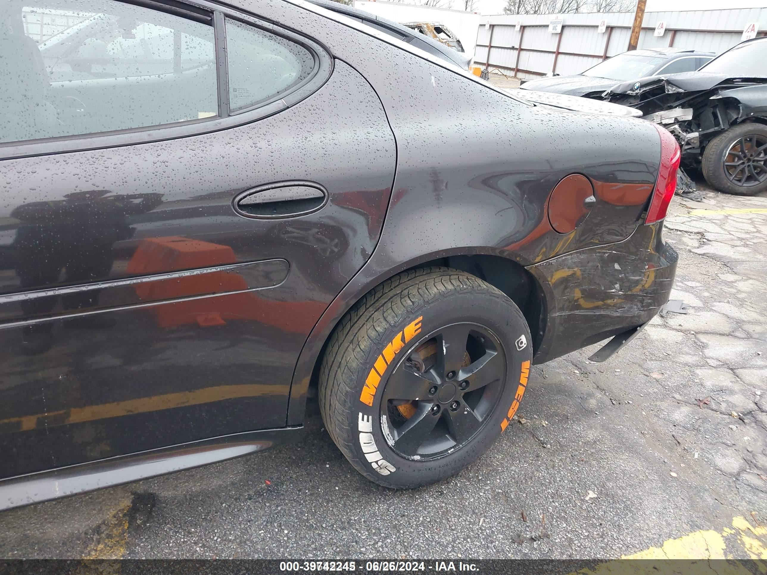 2008 Pontiac Grand Prix   Black vin: 2G2WP552181154217