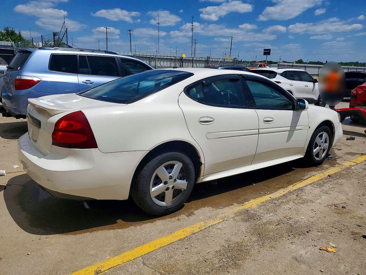 2008 Pontiac Grand Prix White vin: 2G2WP552181170904