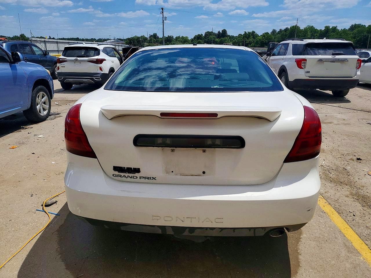 2008 Pontiac Grand Prix White vin: 2G2WP552181170904